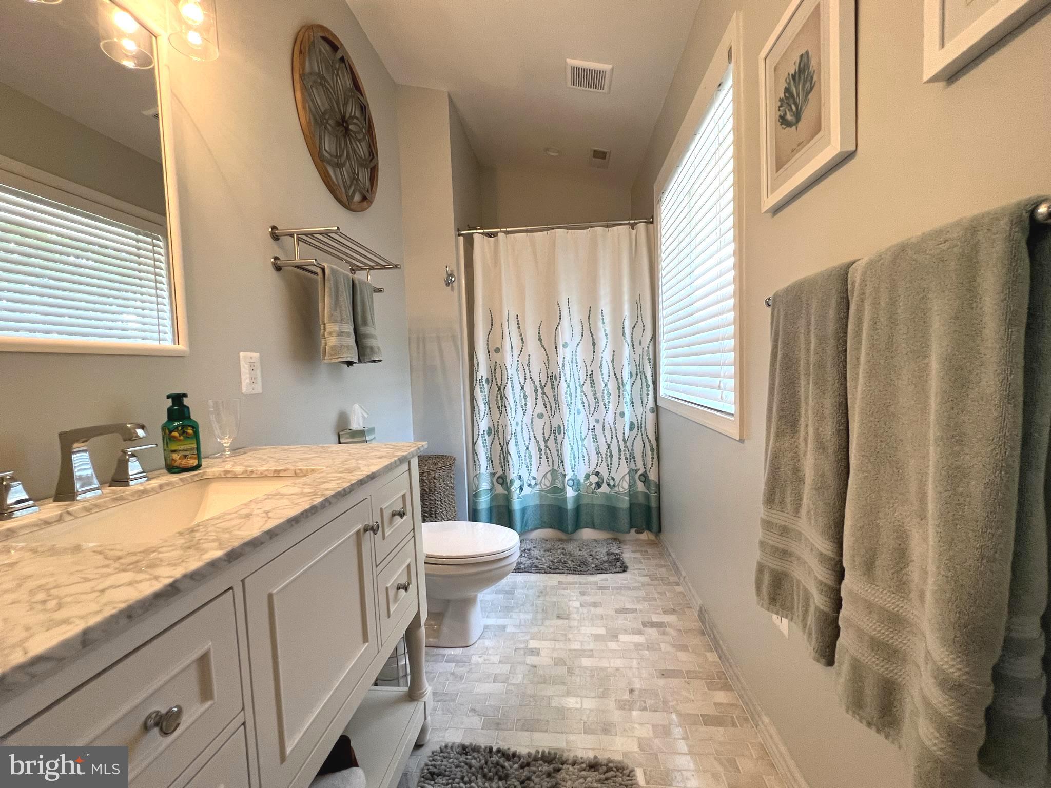 AVALON SHORES - Residential