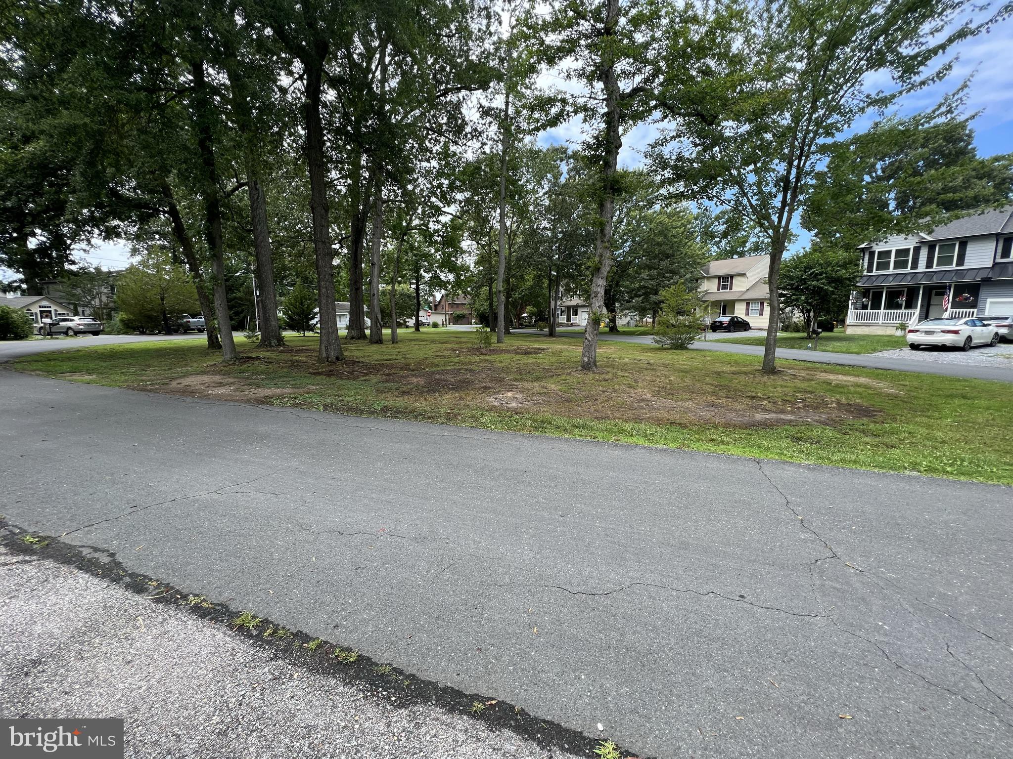 AVALON SHORES - Residential