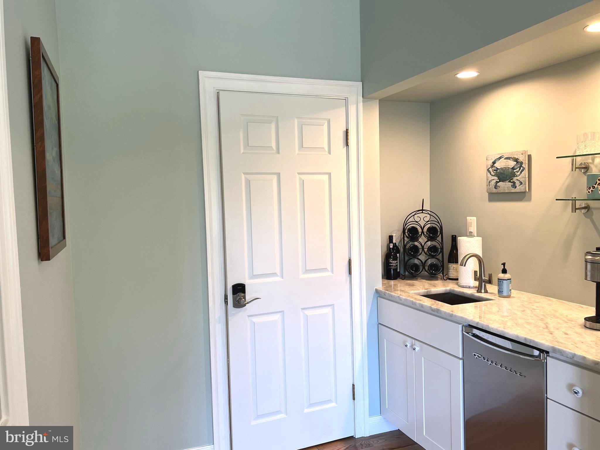 AVALON SHORES - Residential