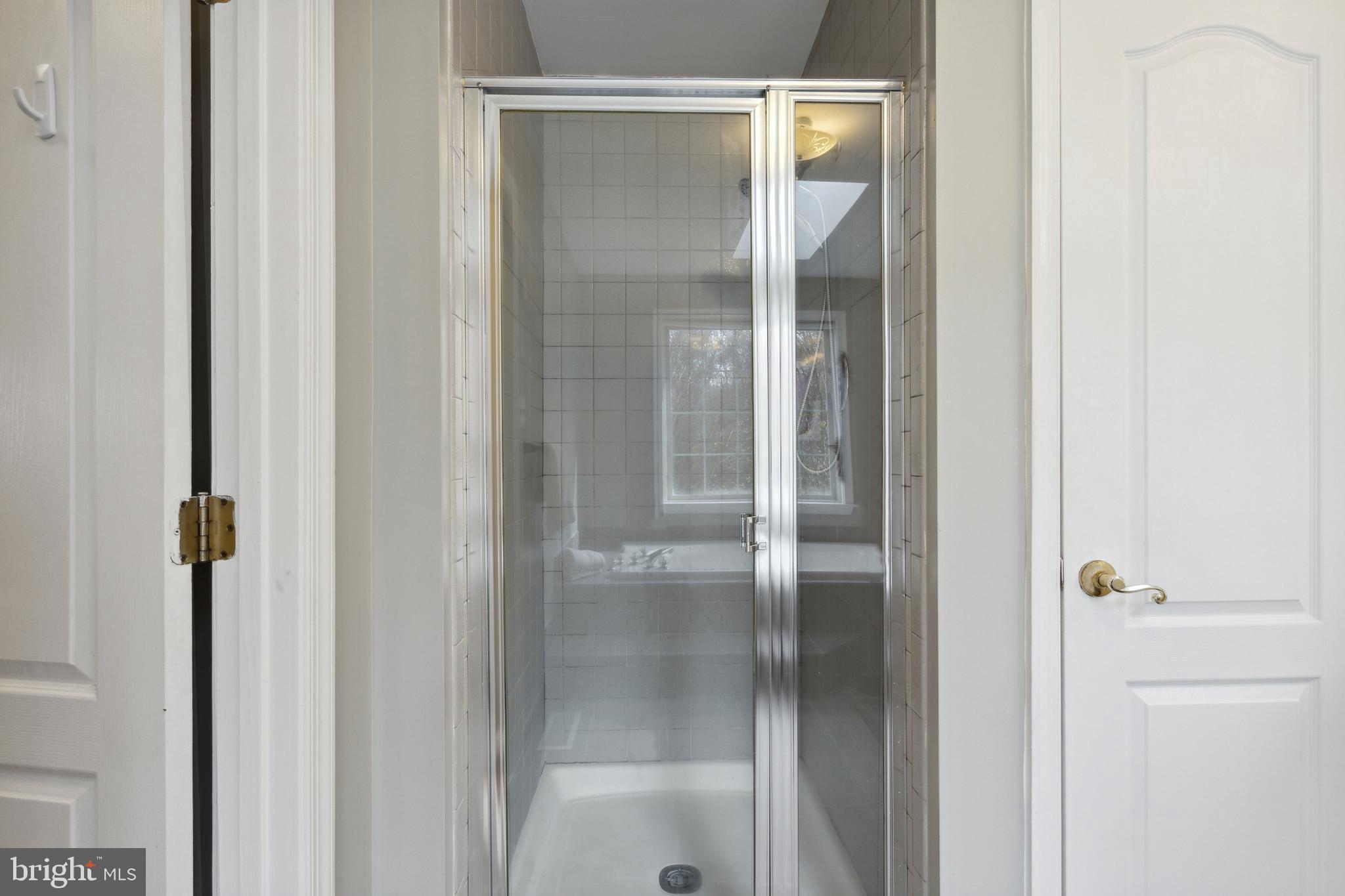 TREEVIEW ESTATES - Residential