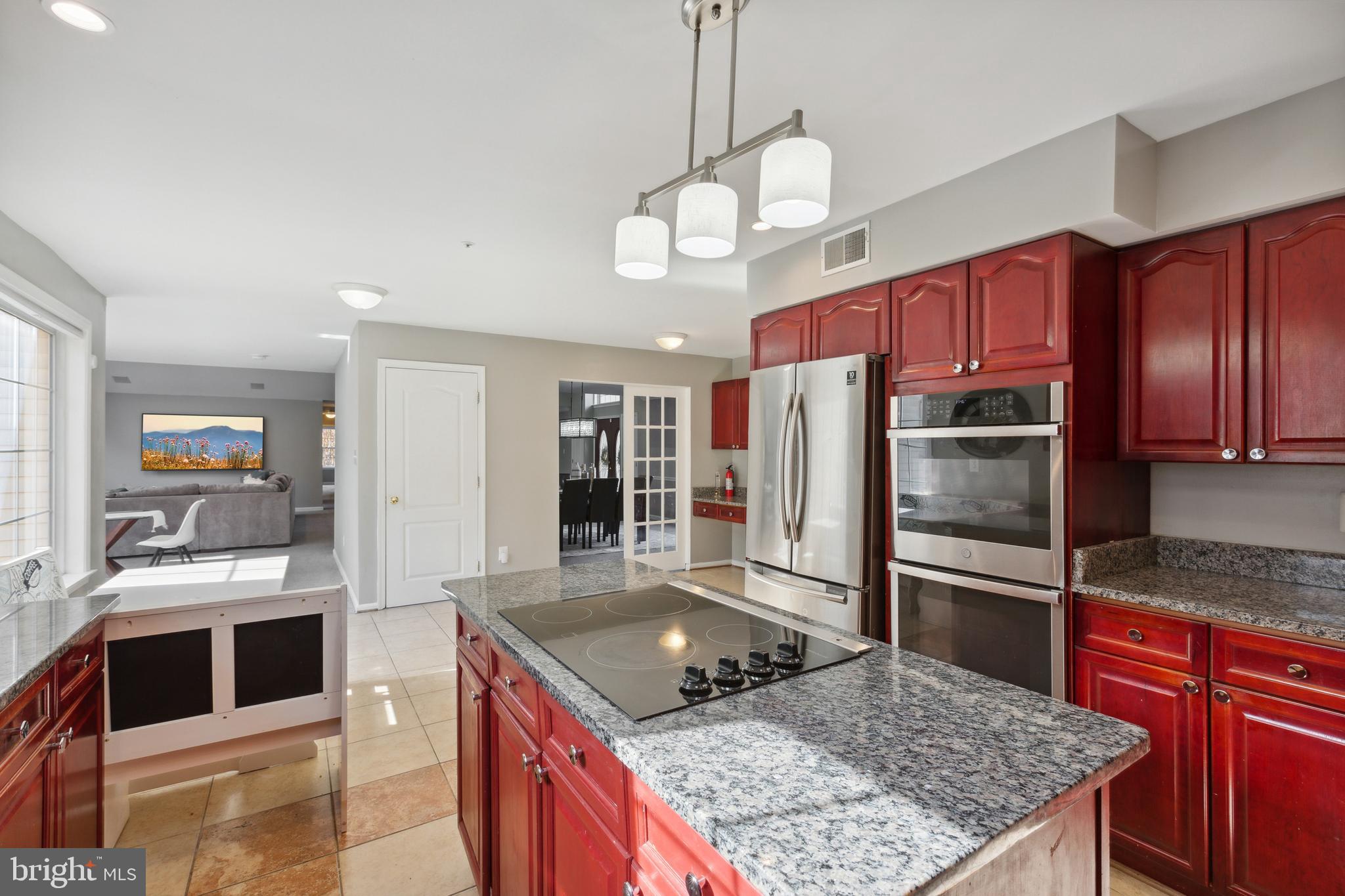 TREEVIEW ESTATES - Residential