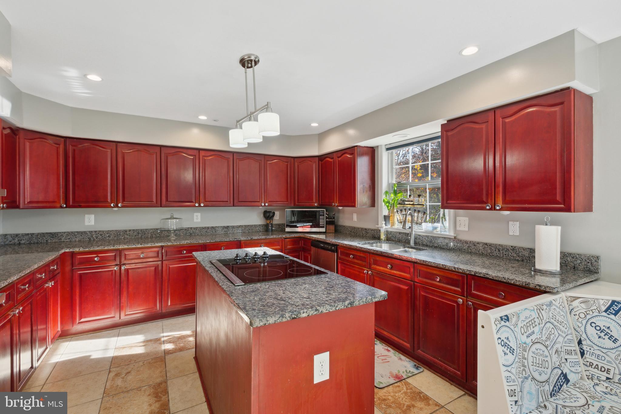 TREEVIEW ESTATES - Residential