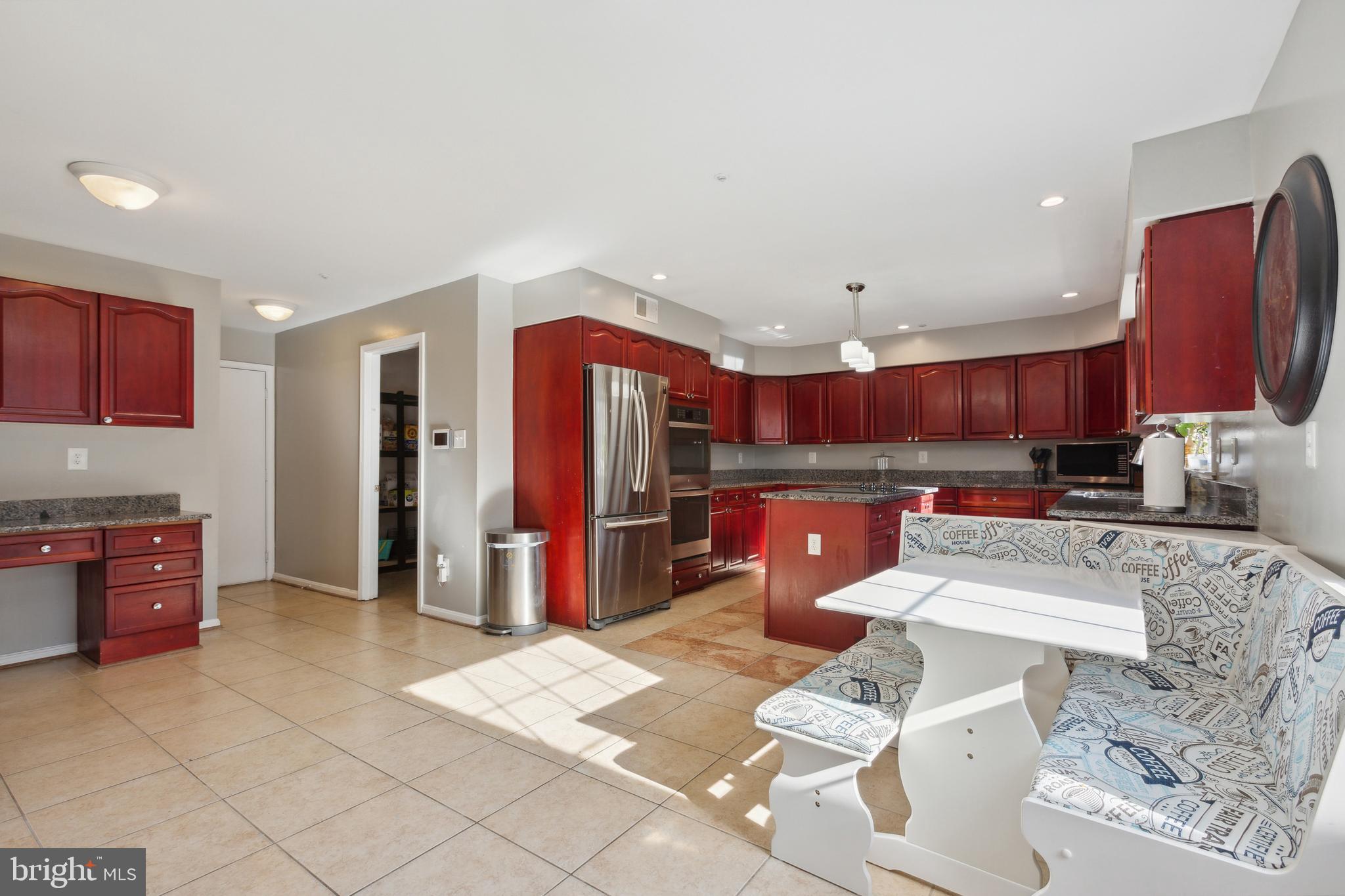 TREEVIEW ESTATES - Residential