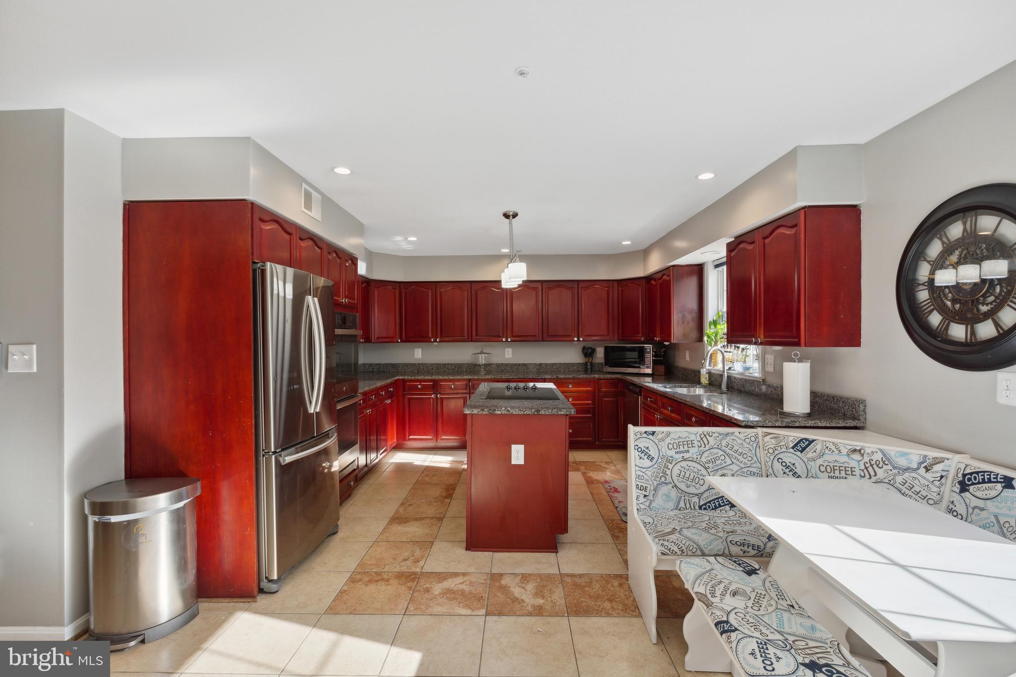 TREEVIEW ESTATES - Residential