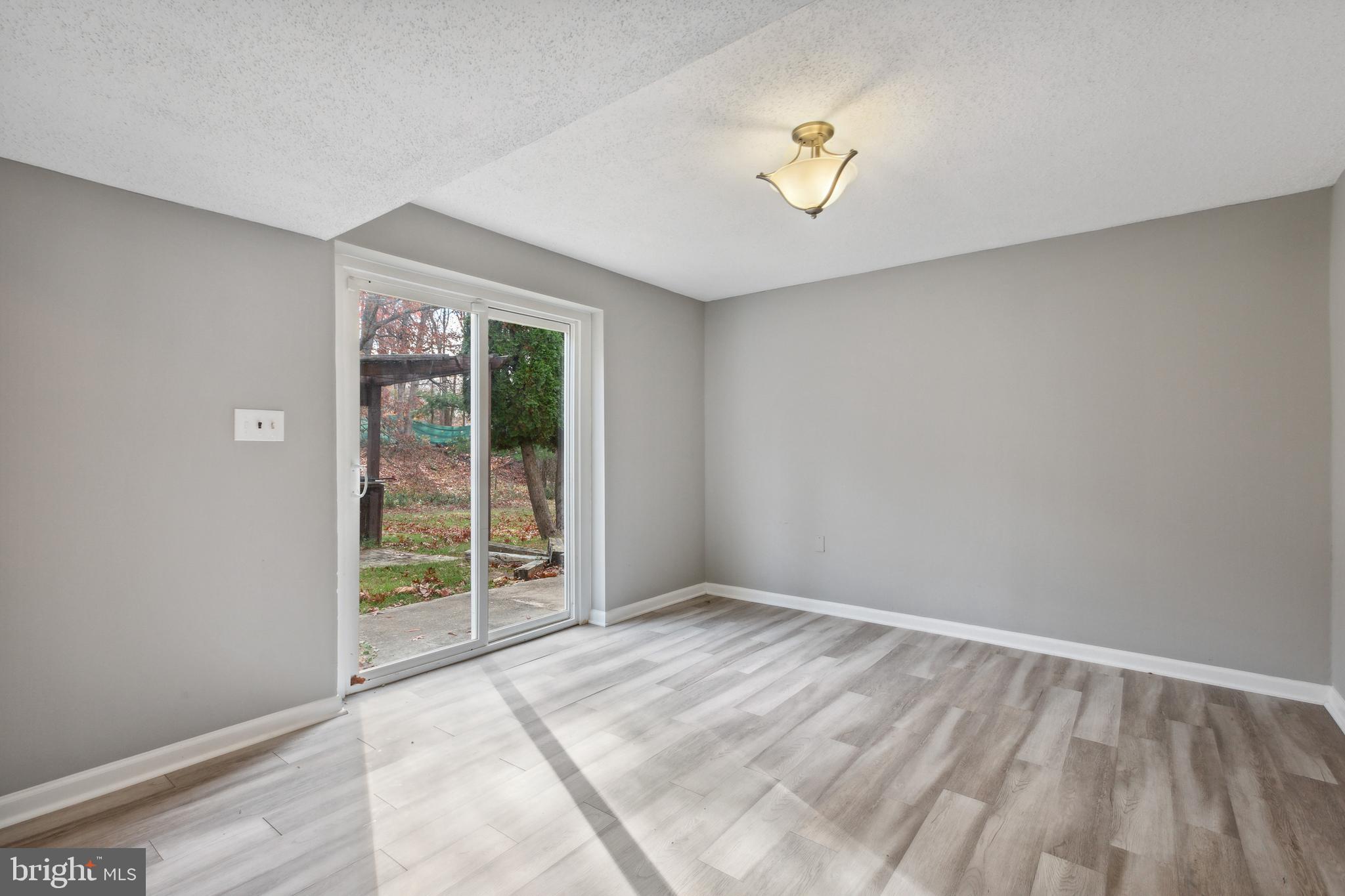 TREEVIEW ESTATES - Residential