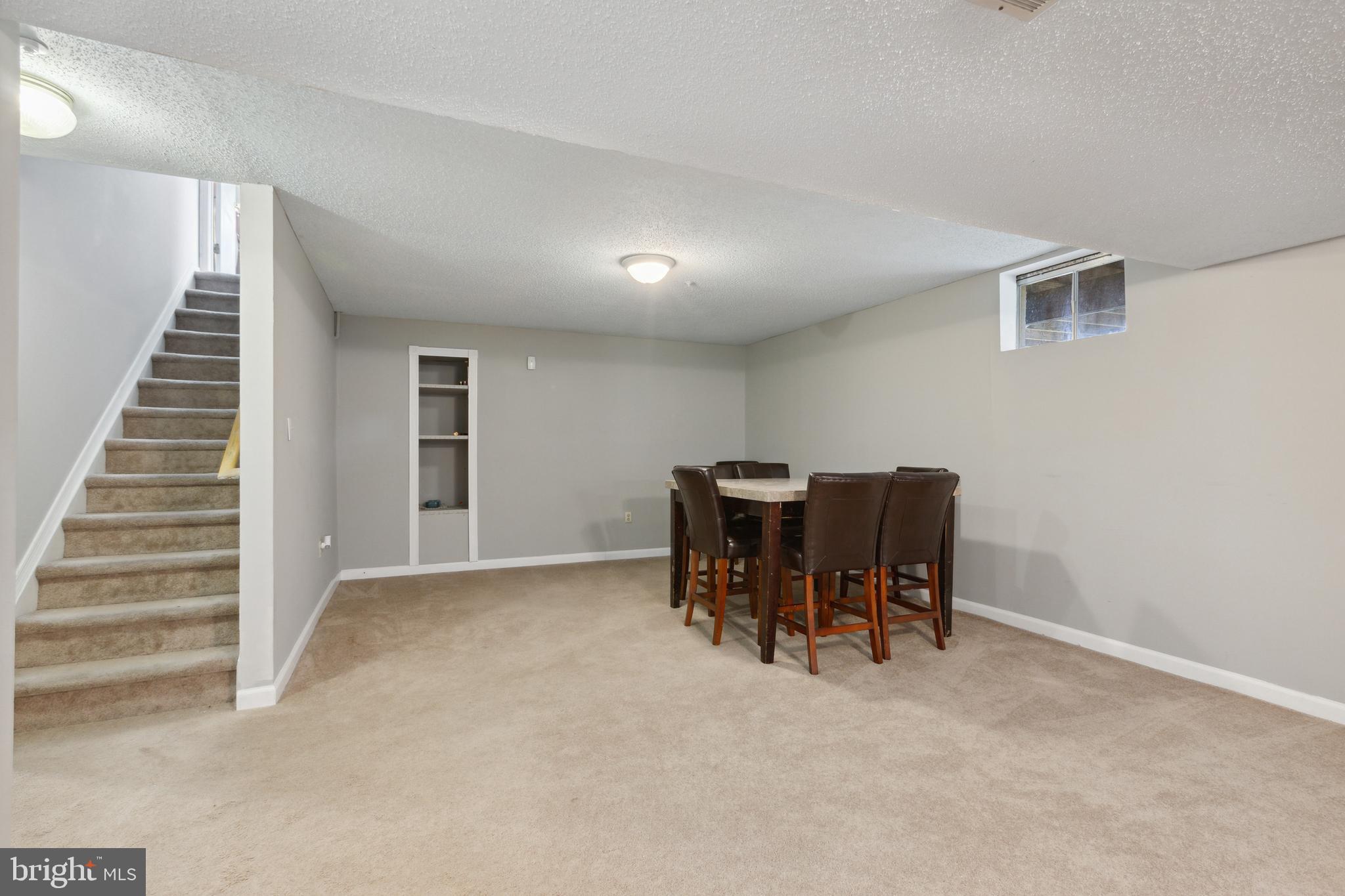 TREEVIEW ESTATES - Residential