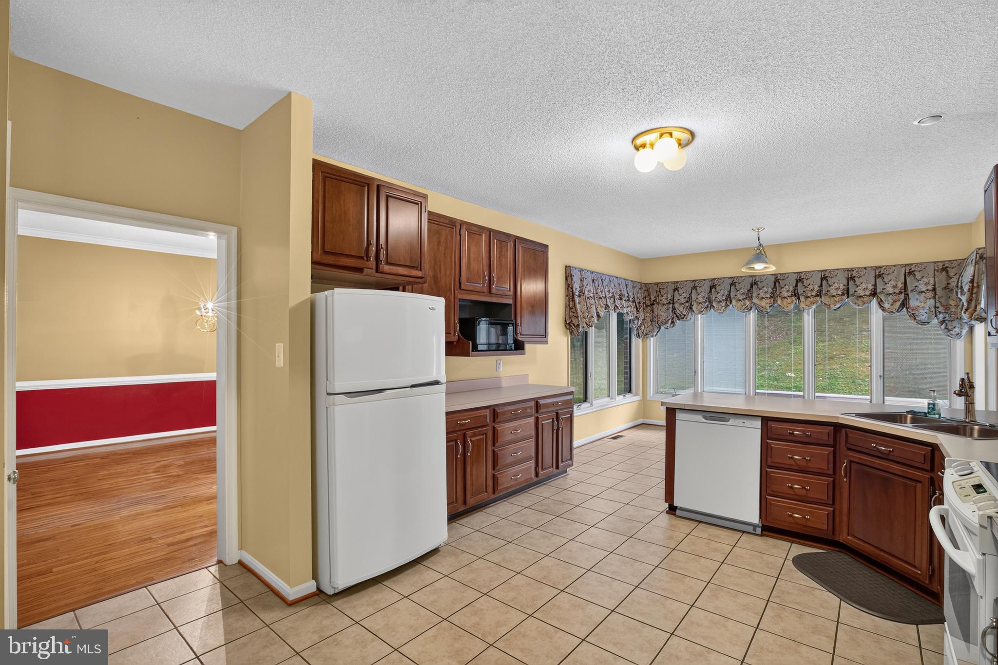 16801 OLD FIELD LANE
