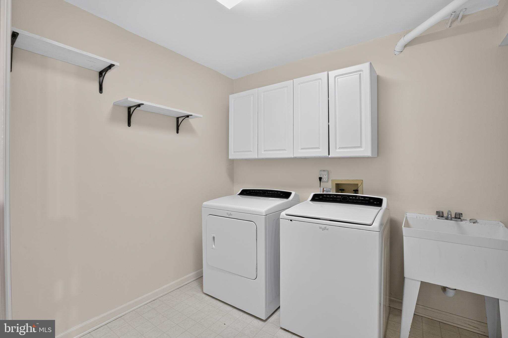 16801 OLD FIELD LANE