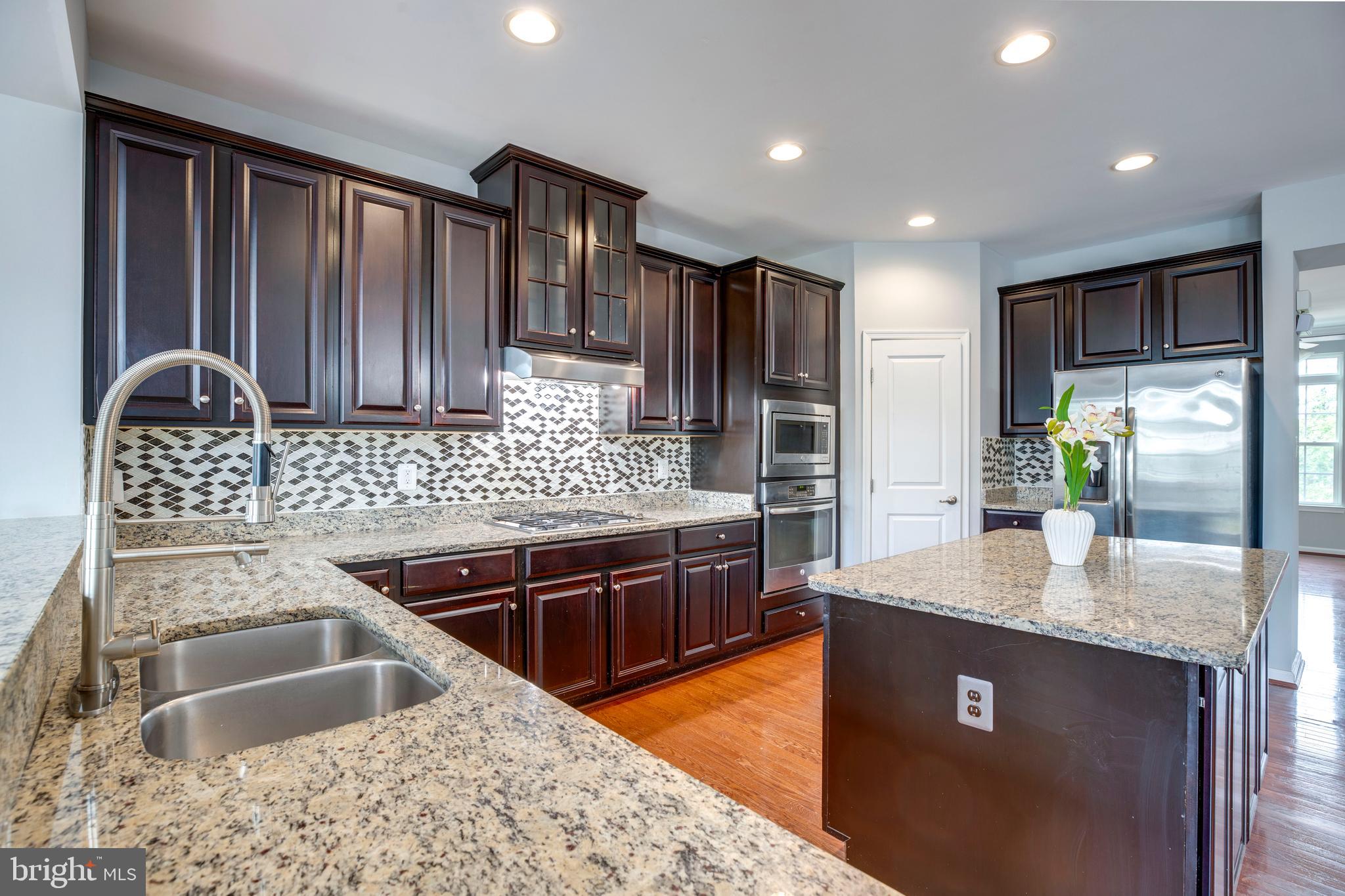 AUTUMN OAKS - Residential