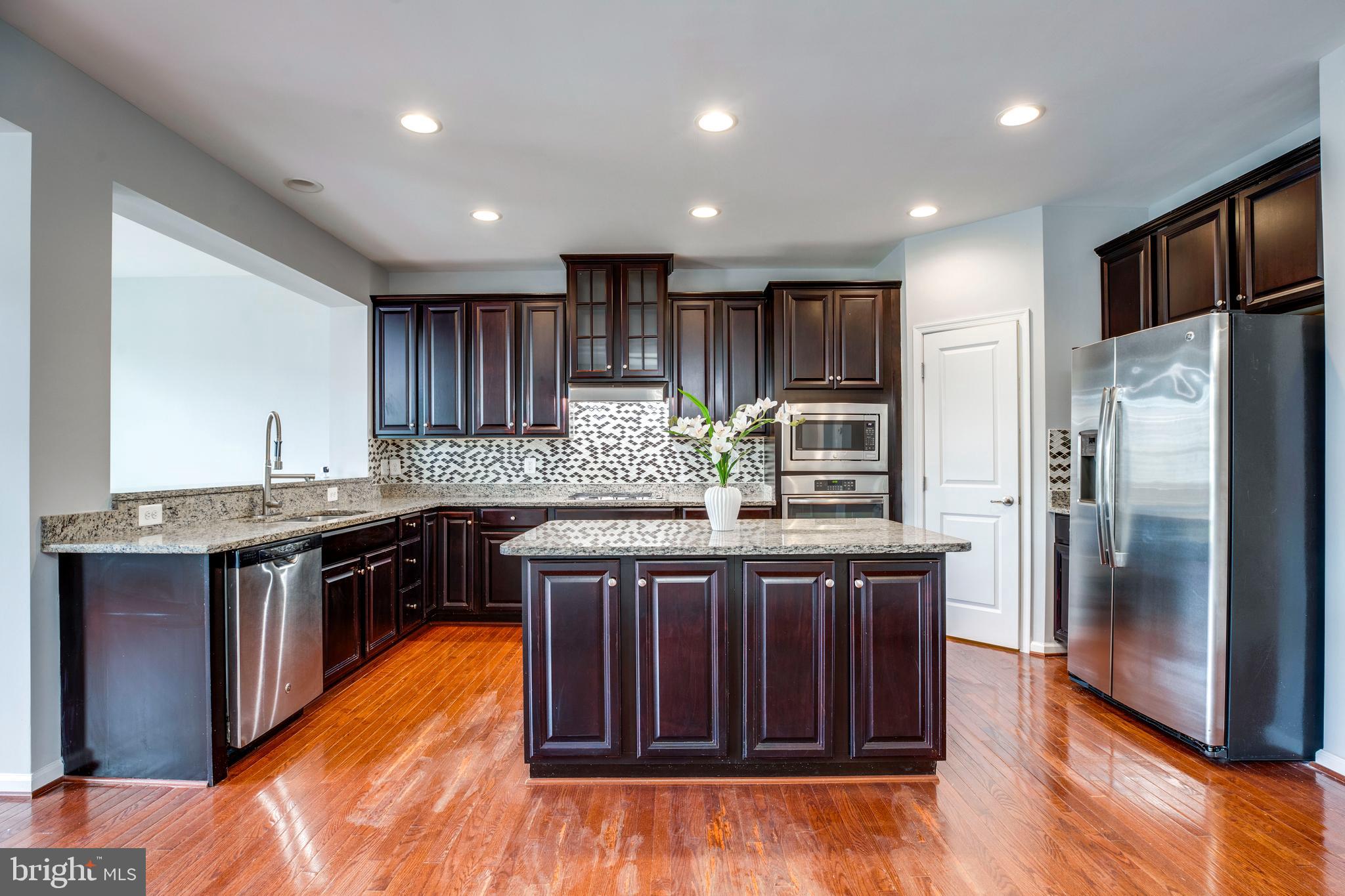 AUTUMN OAKS - Residential