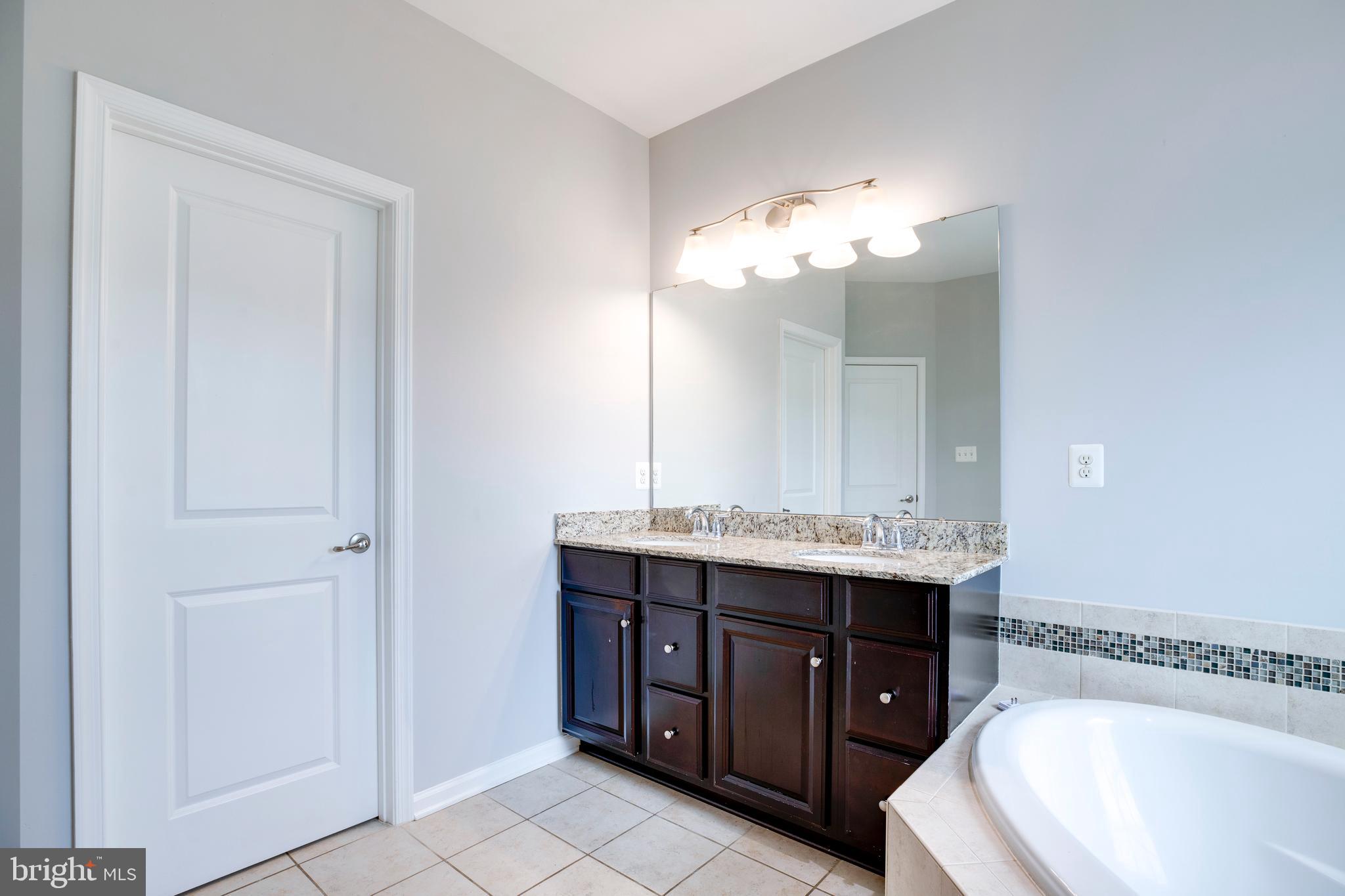 AUTUMN OAKS - Residential