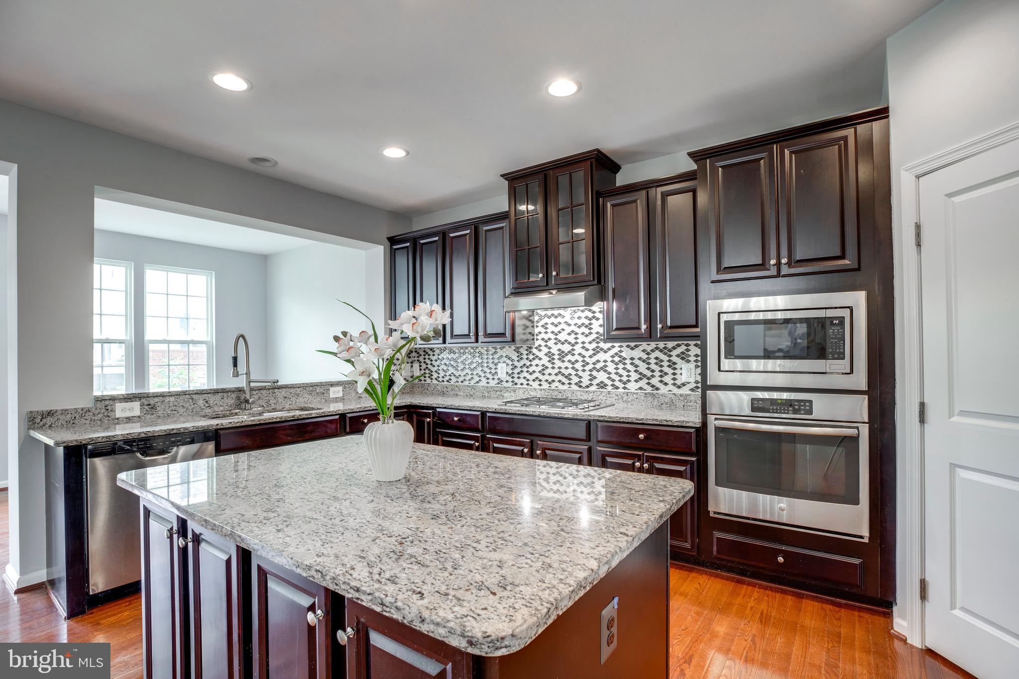 AUTUMN OAKS - Residential