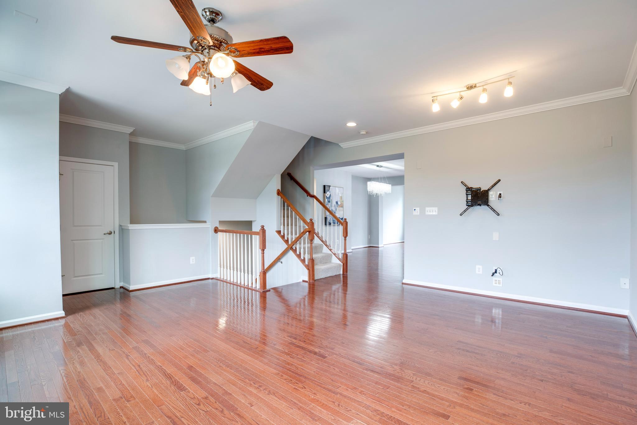 AUTUMN OAKS - Residential