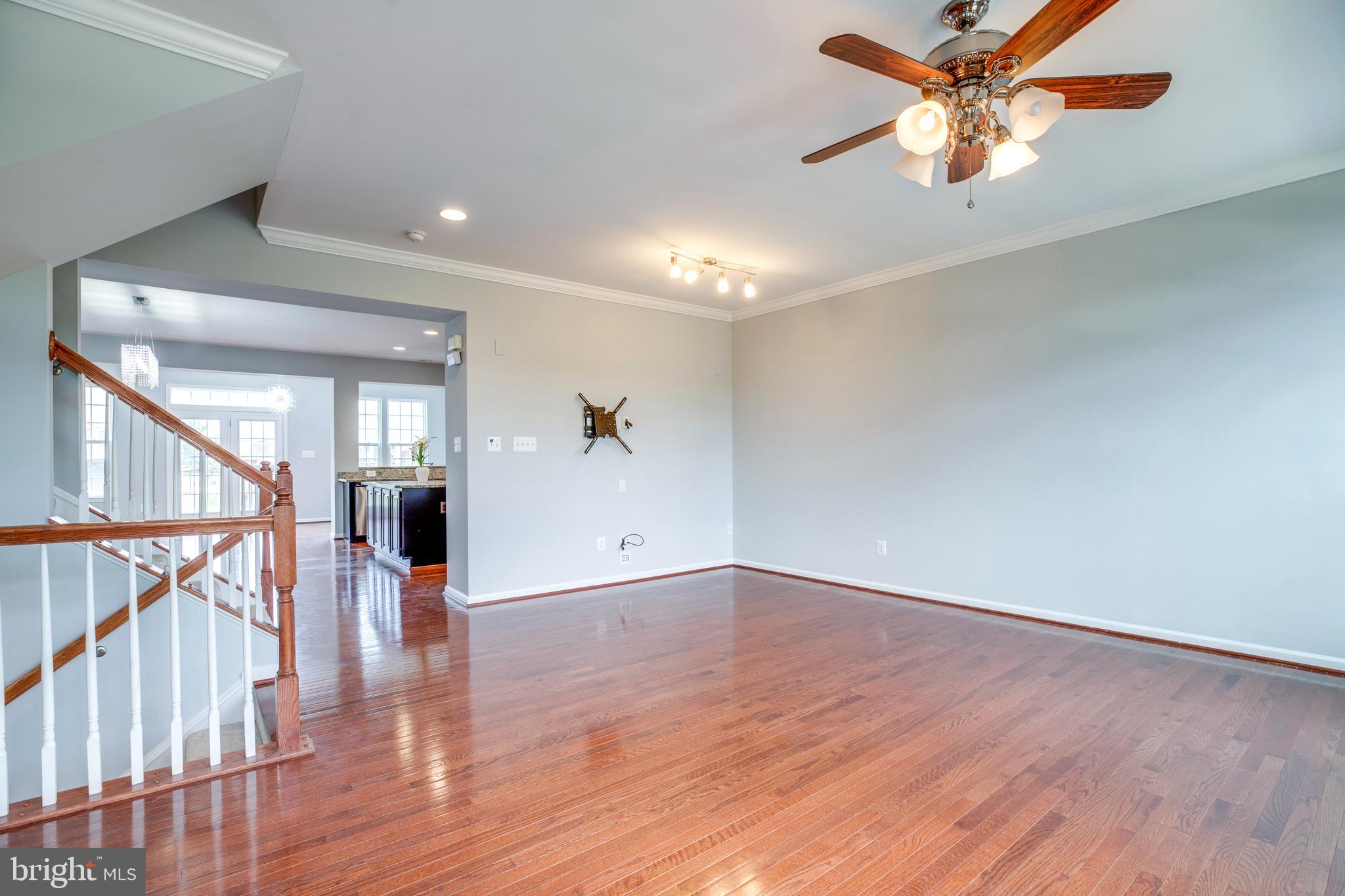 AUTUMN OAKS - Residential