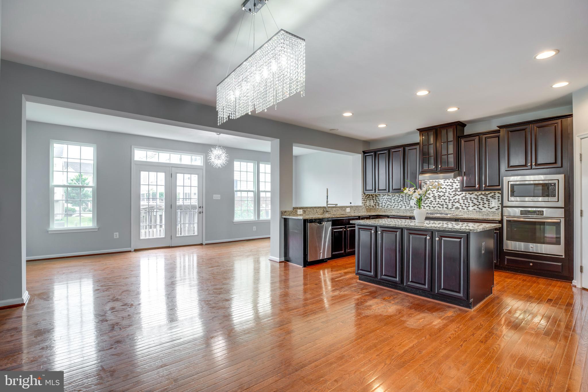 AUTUMN OAKS - Residential