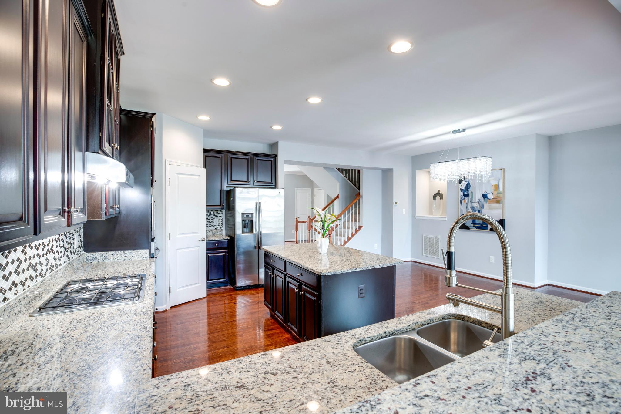 AUTUMN OAKS - Residential