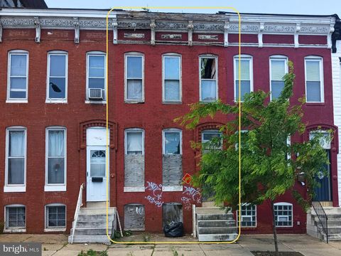 Townhouse For Sale - 618 N Fulton Avenue<br/> BALTIMORE, MD 21217