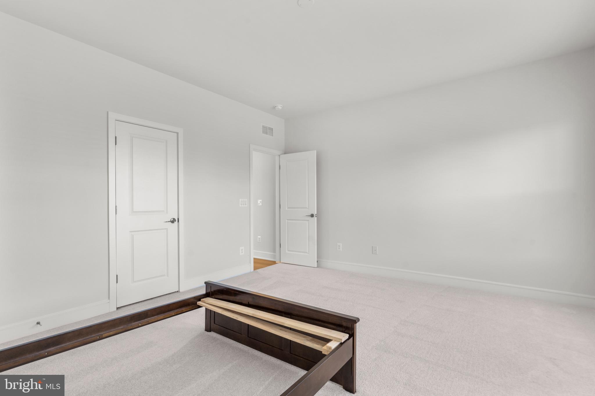 ROBINSON MANOR - Residential Lease