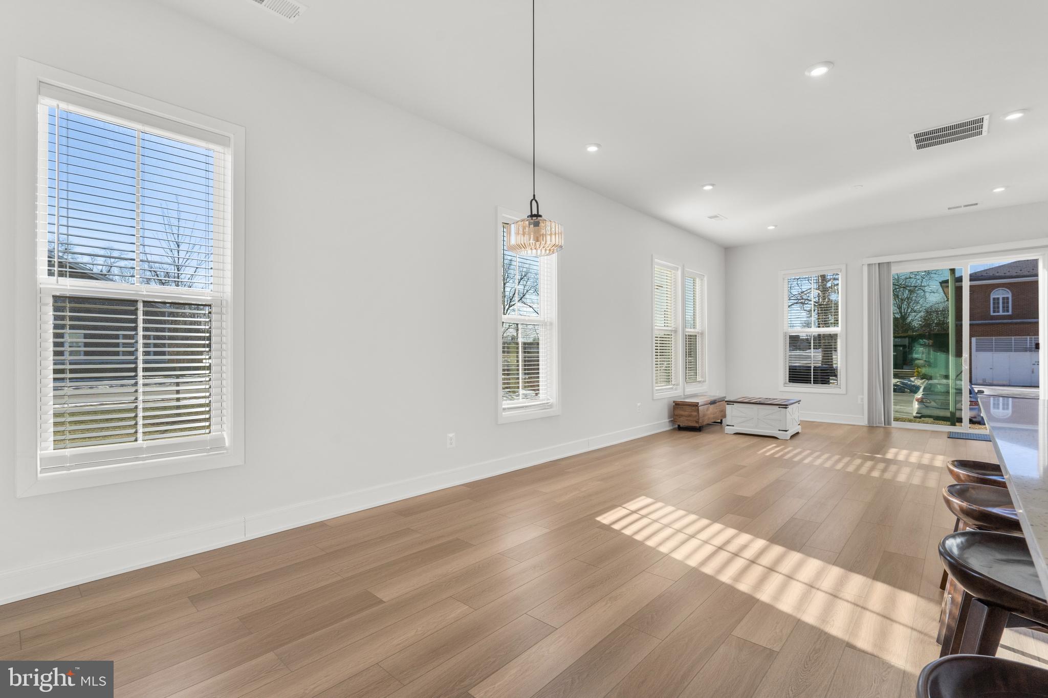 ROBINSON MANOR - Residential Lease