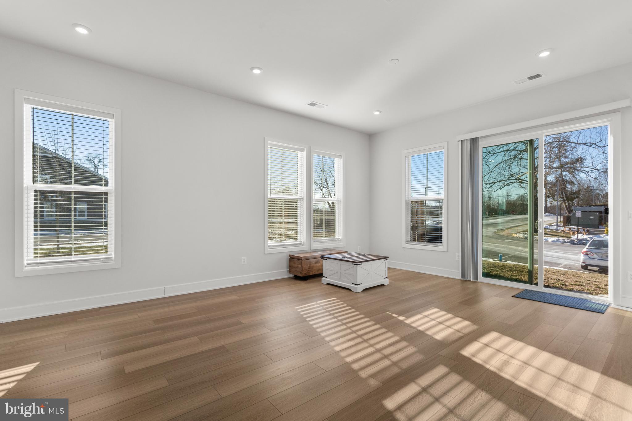 ROBINSON MANOR - Residential Lease