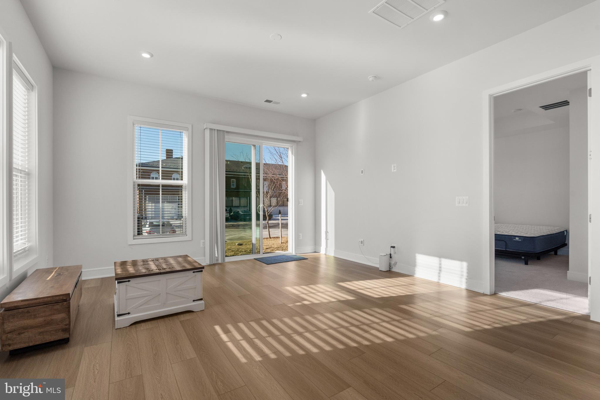 ROBINSON MANOR - Residential Lease