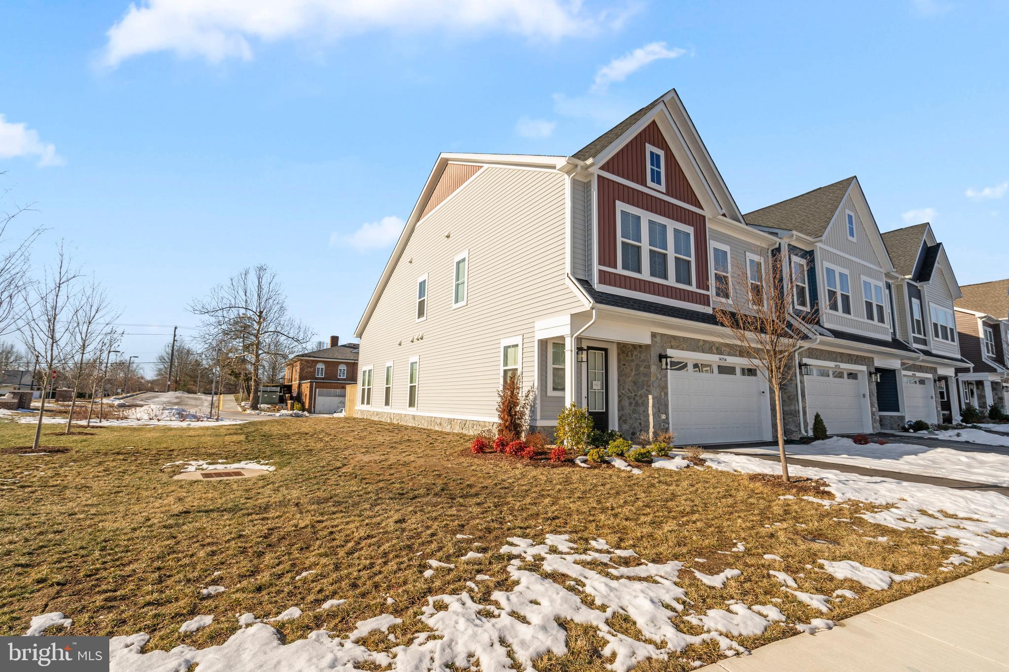 ROBINSON MANOR - Residential Lease