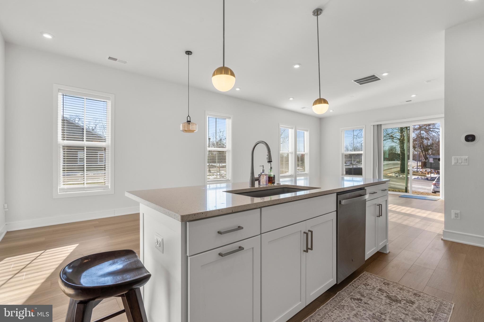 ROBINSON MANOR - Residential Lease