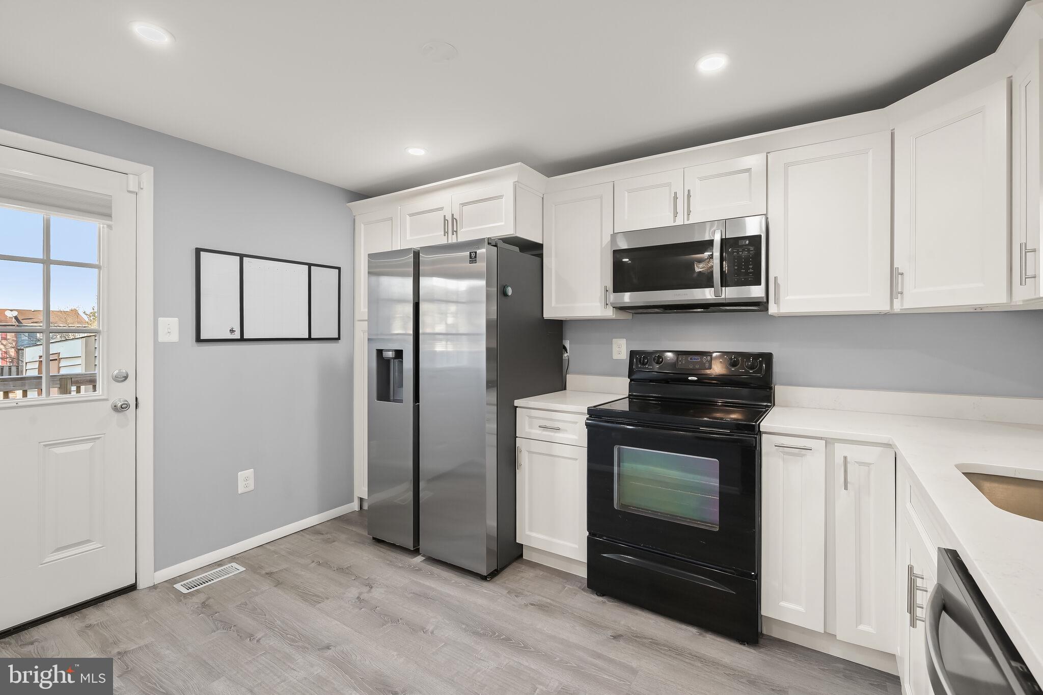 AMBER MEADOWS - Residential