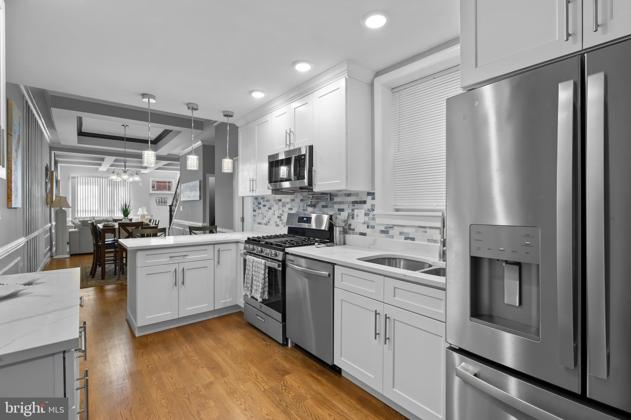 JOHNSTON SQUARE - Residential