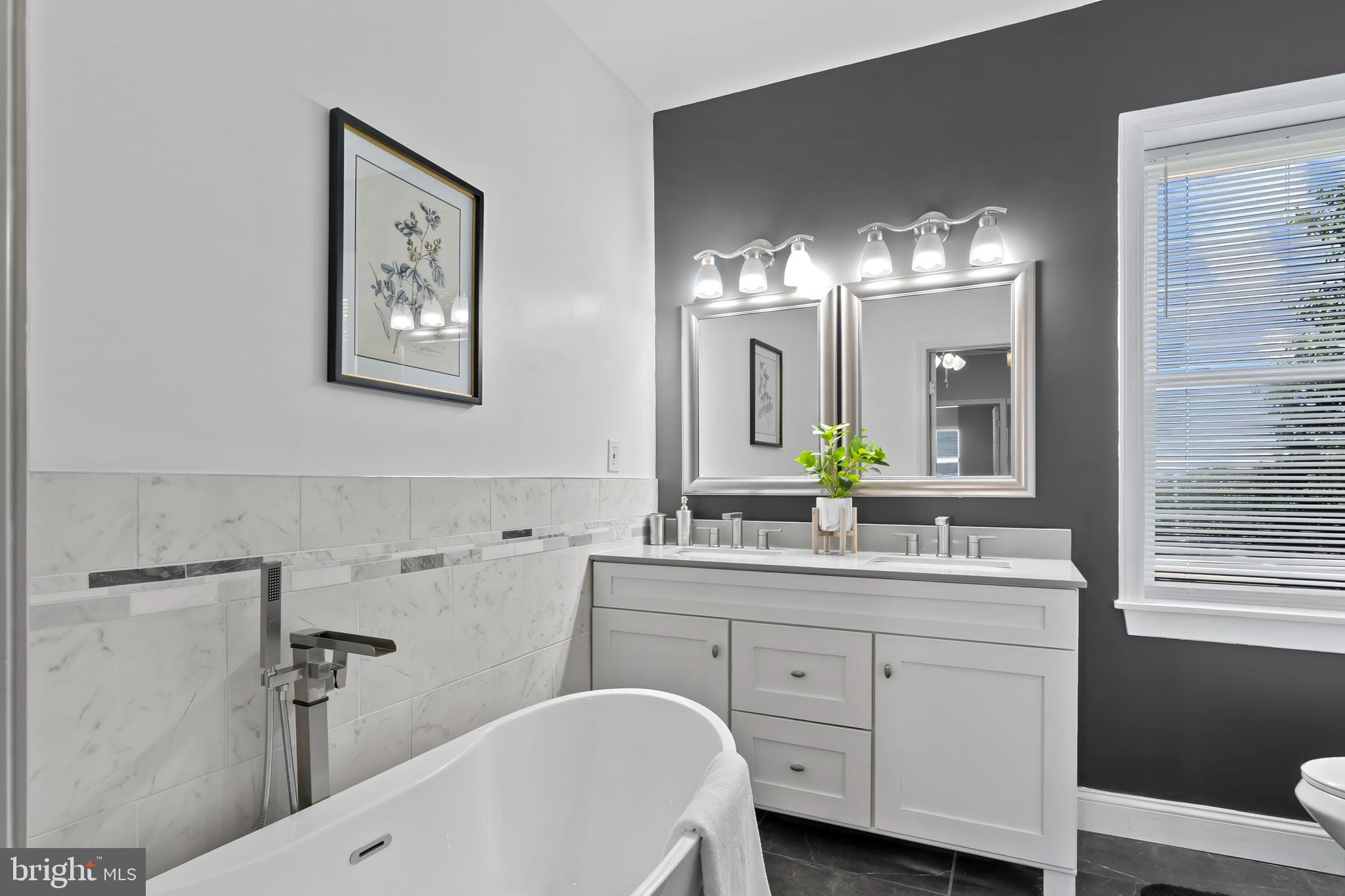 JOHNSTON SQUARE - Residential