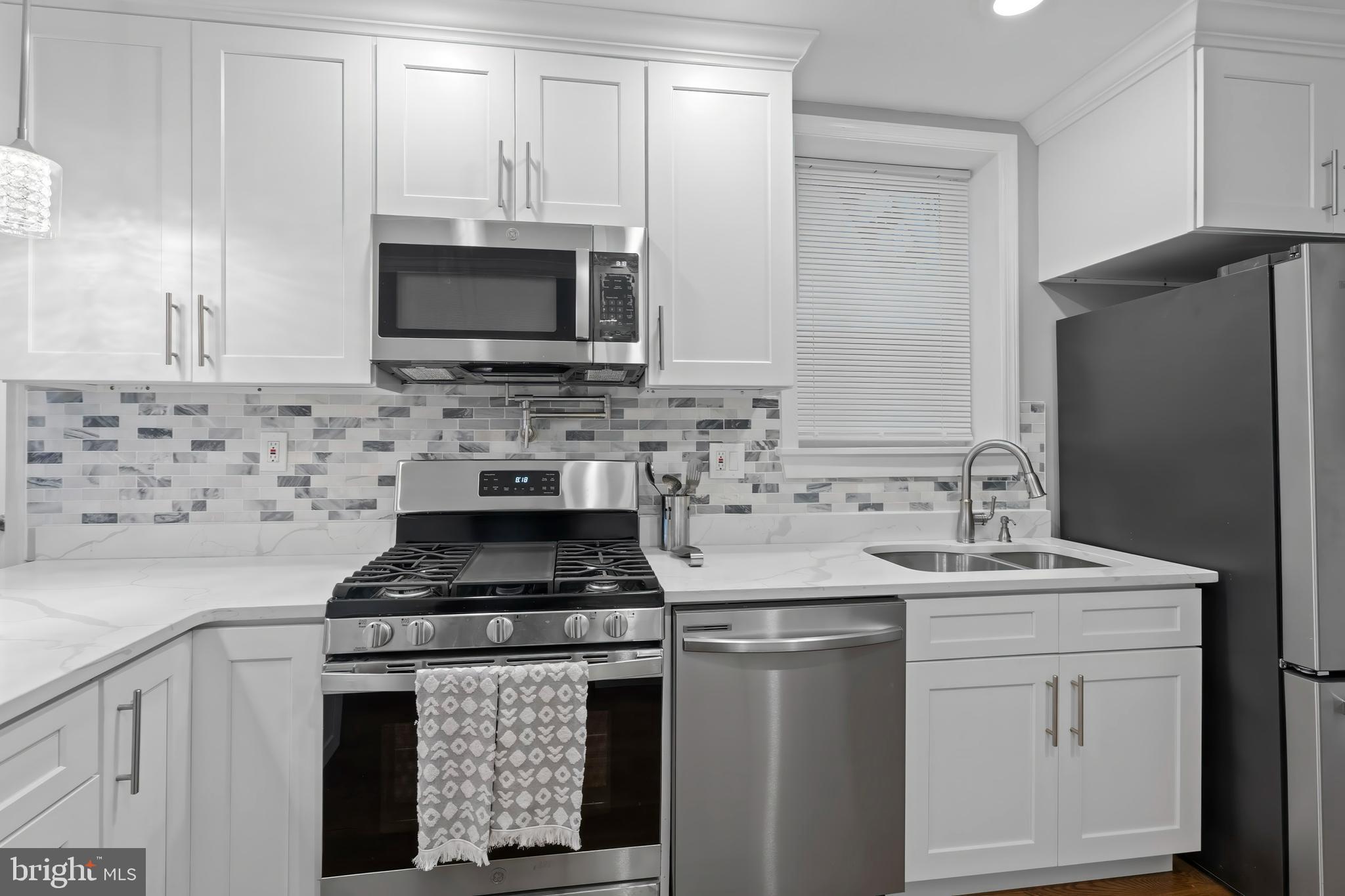 JOHNSTON SQUARE - Residential