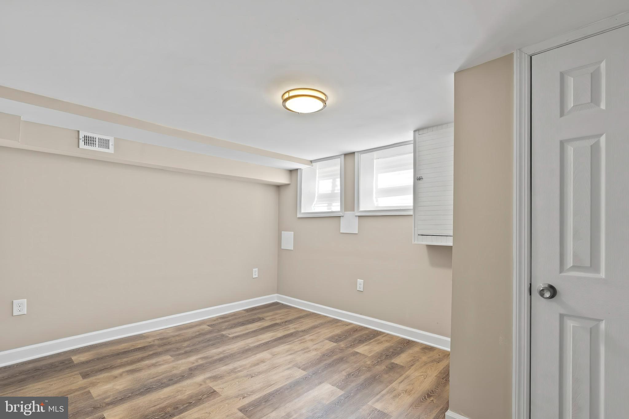 JOHNSTON SQUARE - Residential