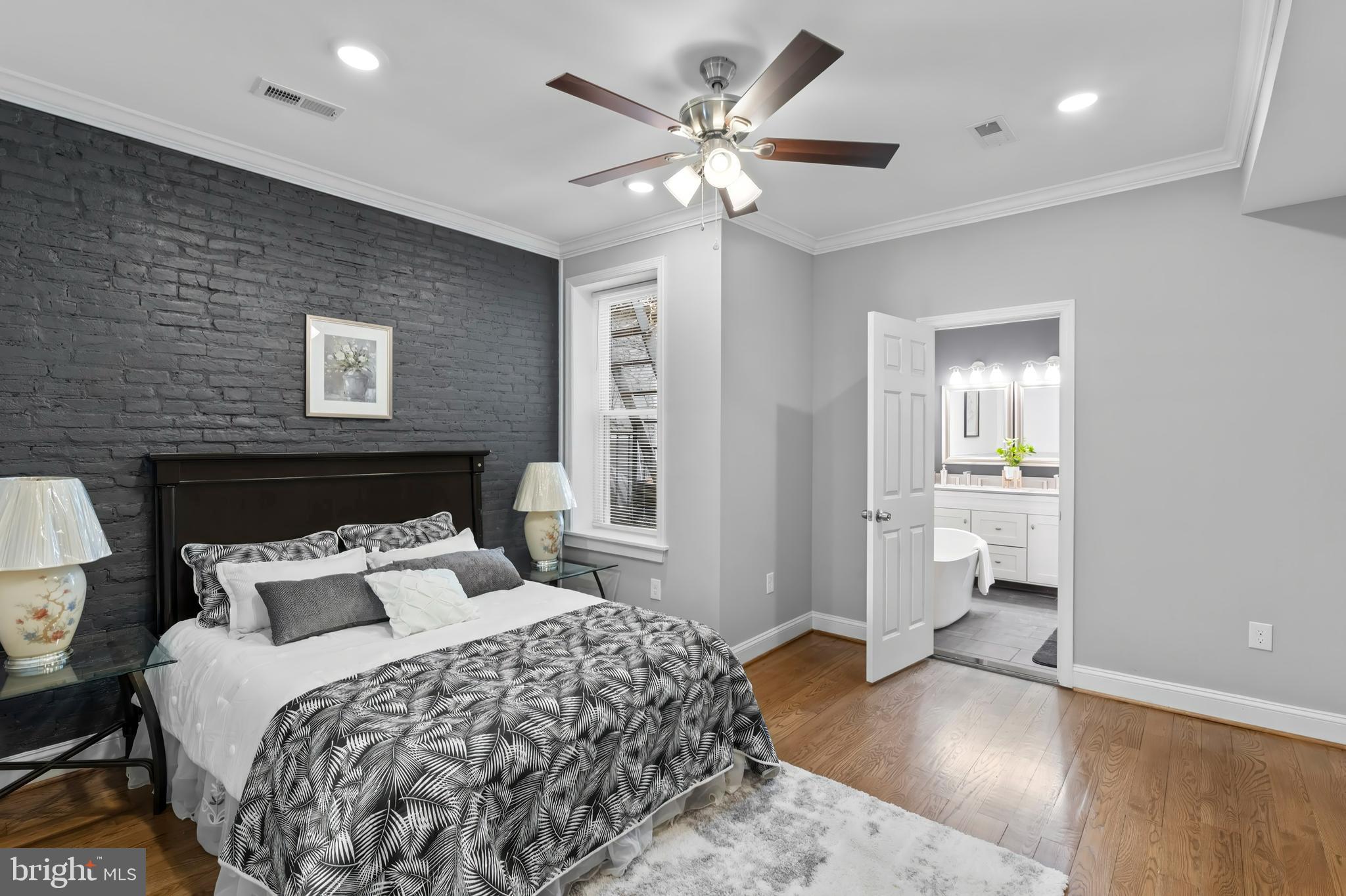 JOHNSTON SQUARE - Residential