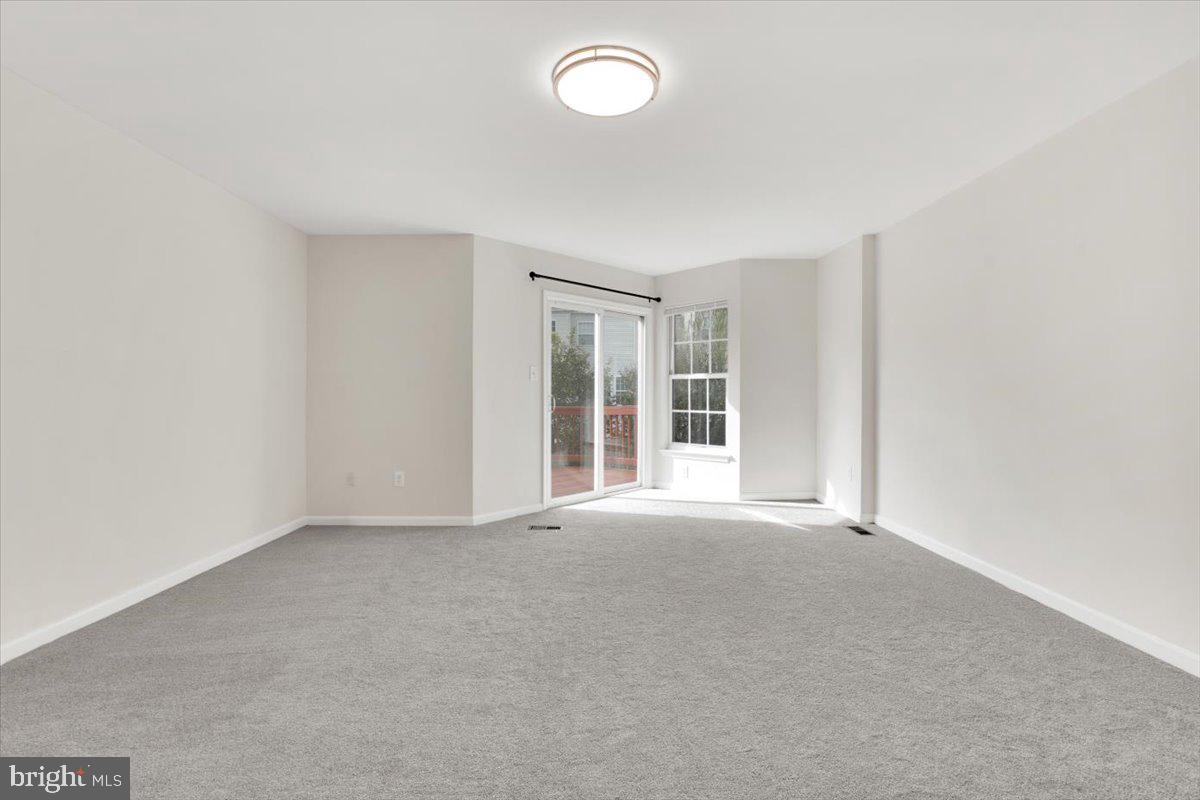 SOUTH RIDING - Residential Lease