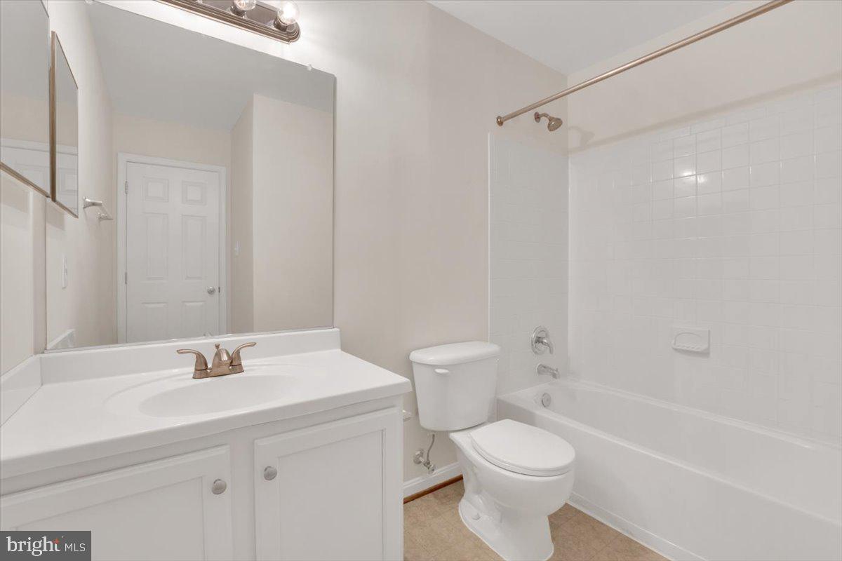 SOUTH RIDING - Residential Lease