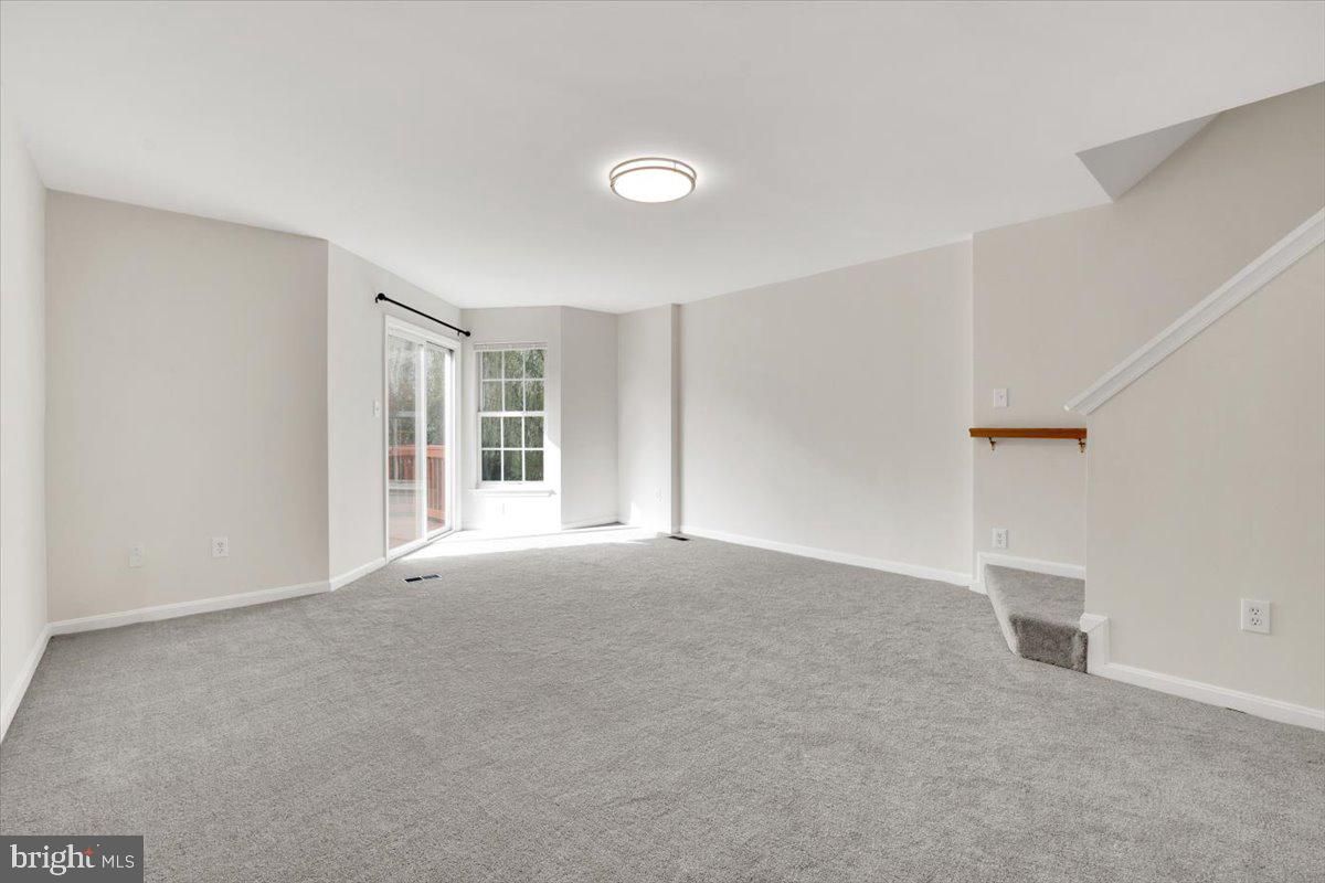 SOUTH RIDING - Residential Lease