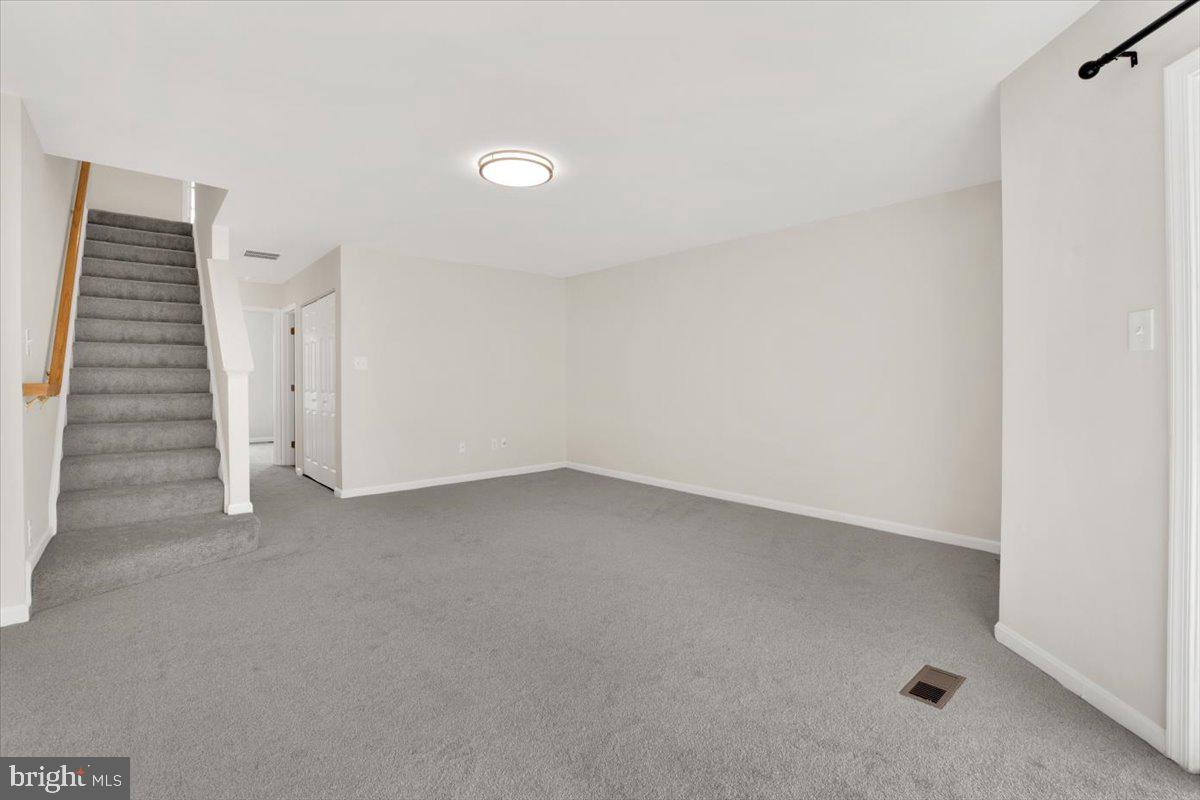 SOUTH RIDING - Residential Lease