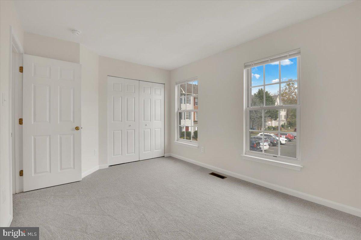 SOUTH RIDING - Residential Lease