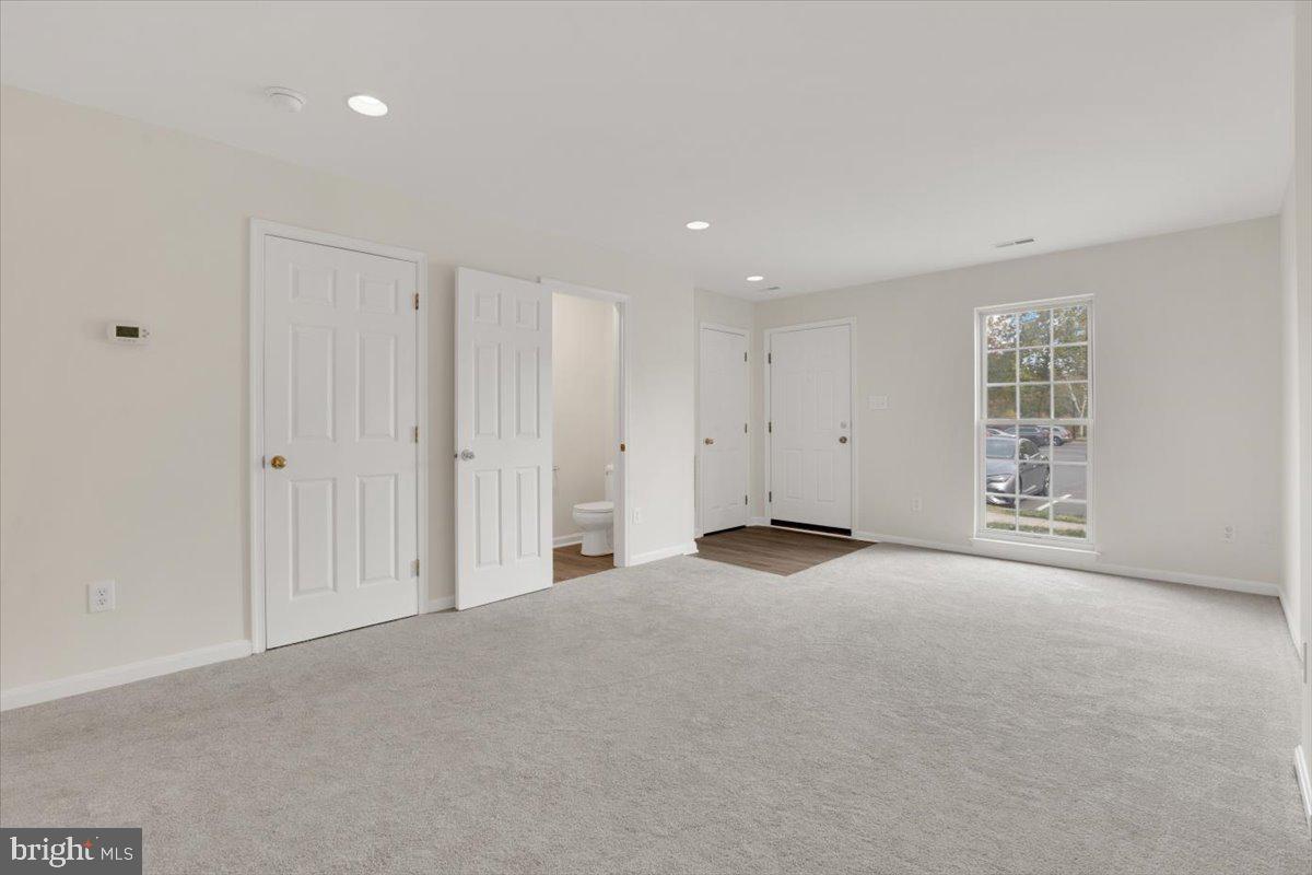 SOUTH RIDING - Residential Lease