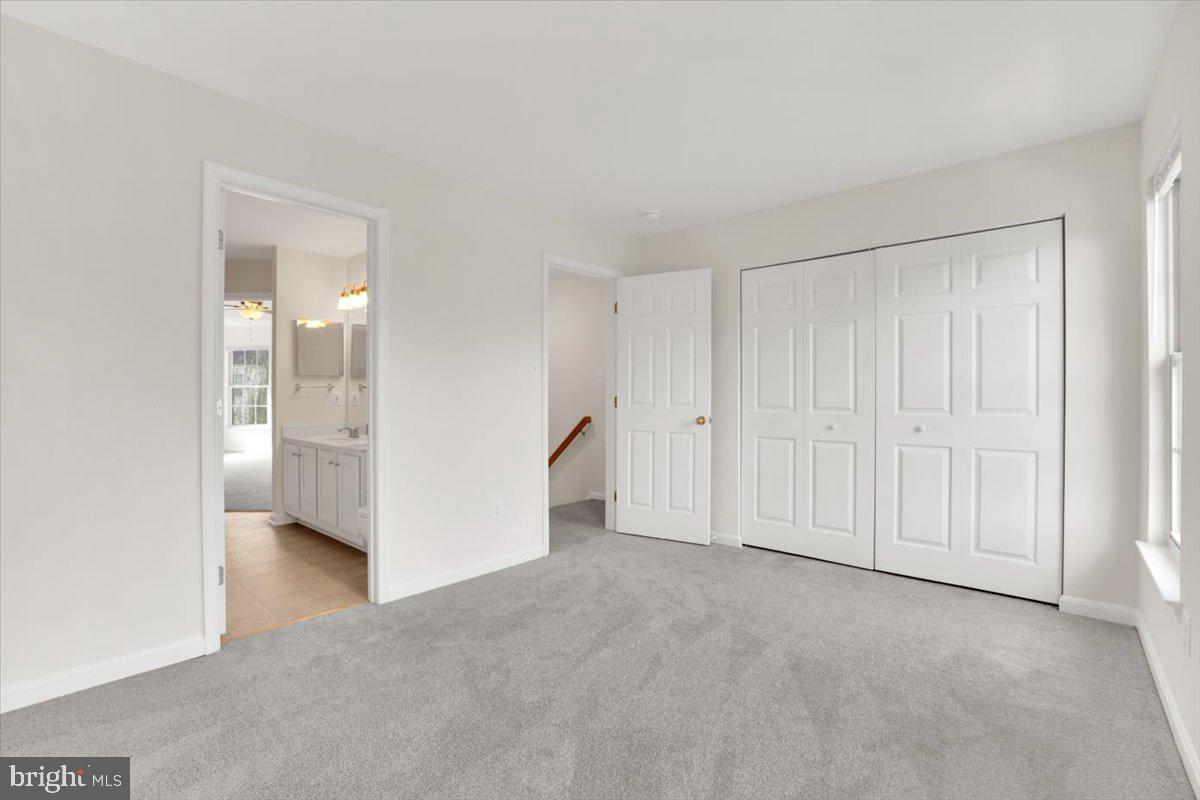 SOUTH RIDING - Residential Lease