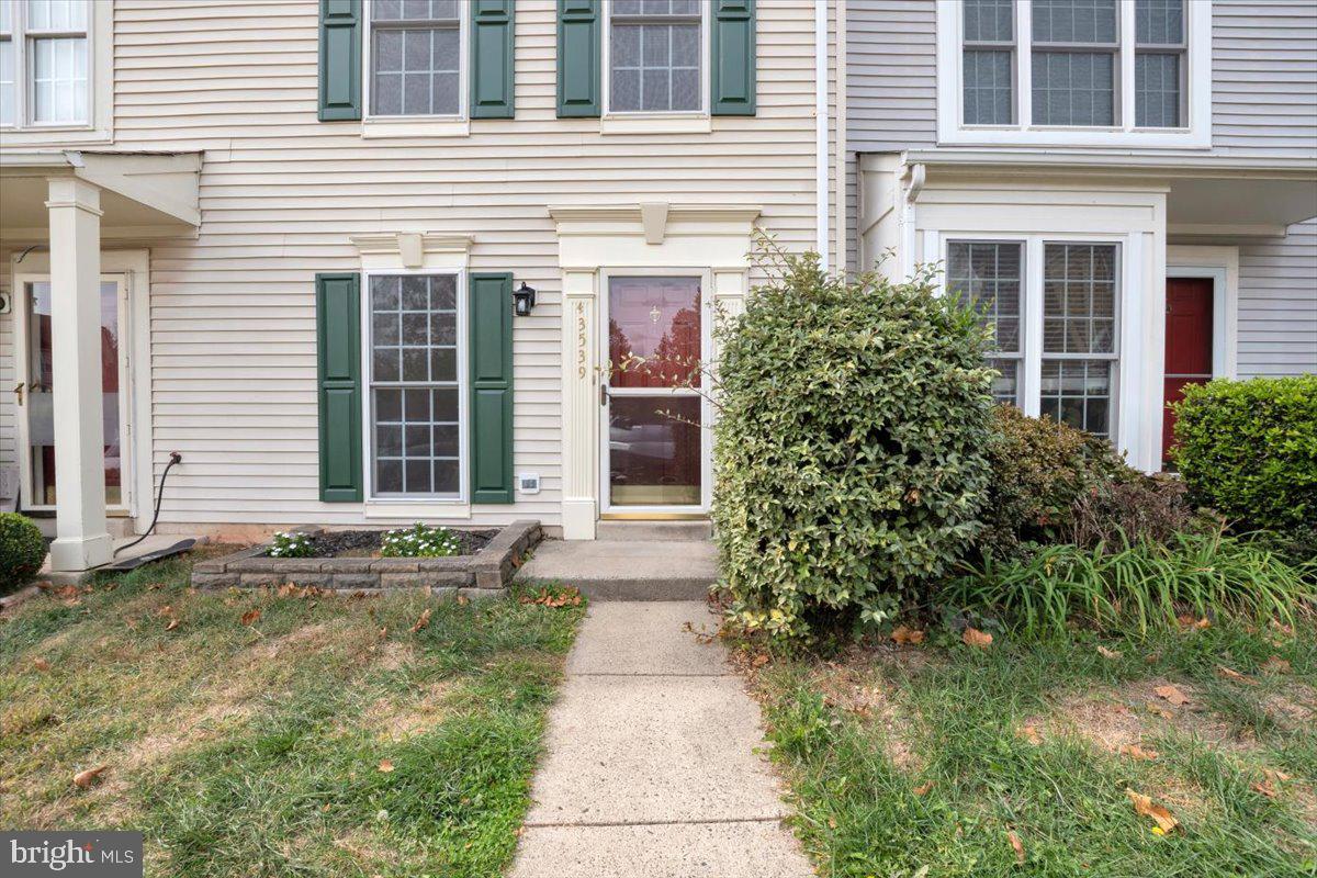 SOUTH RIDING - Residential Lease