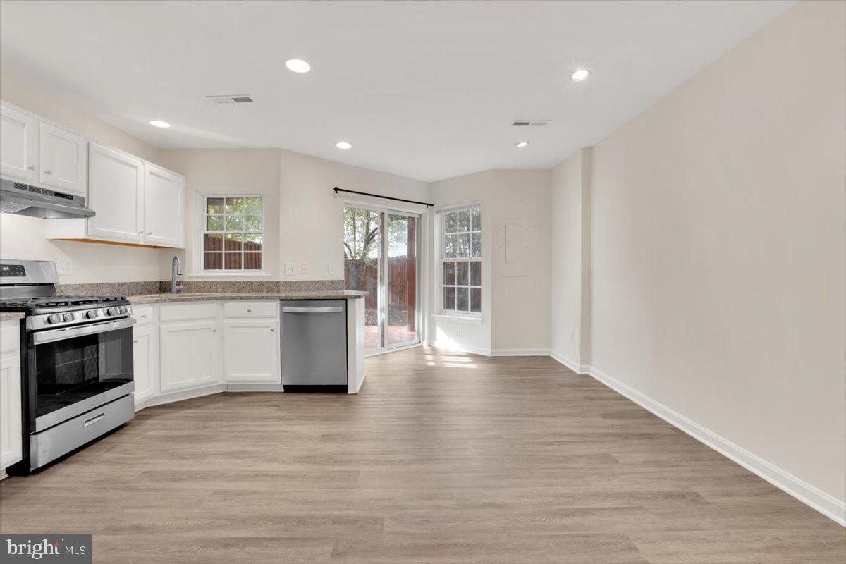 SOUTH RIDING - Residential Lease