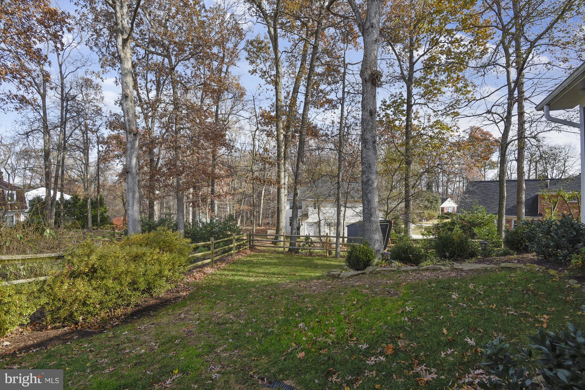 MONTGOMERY SQUARE - Residential