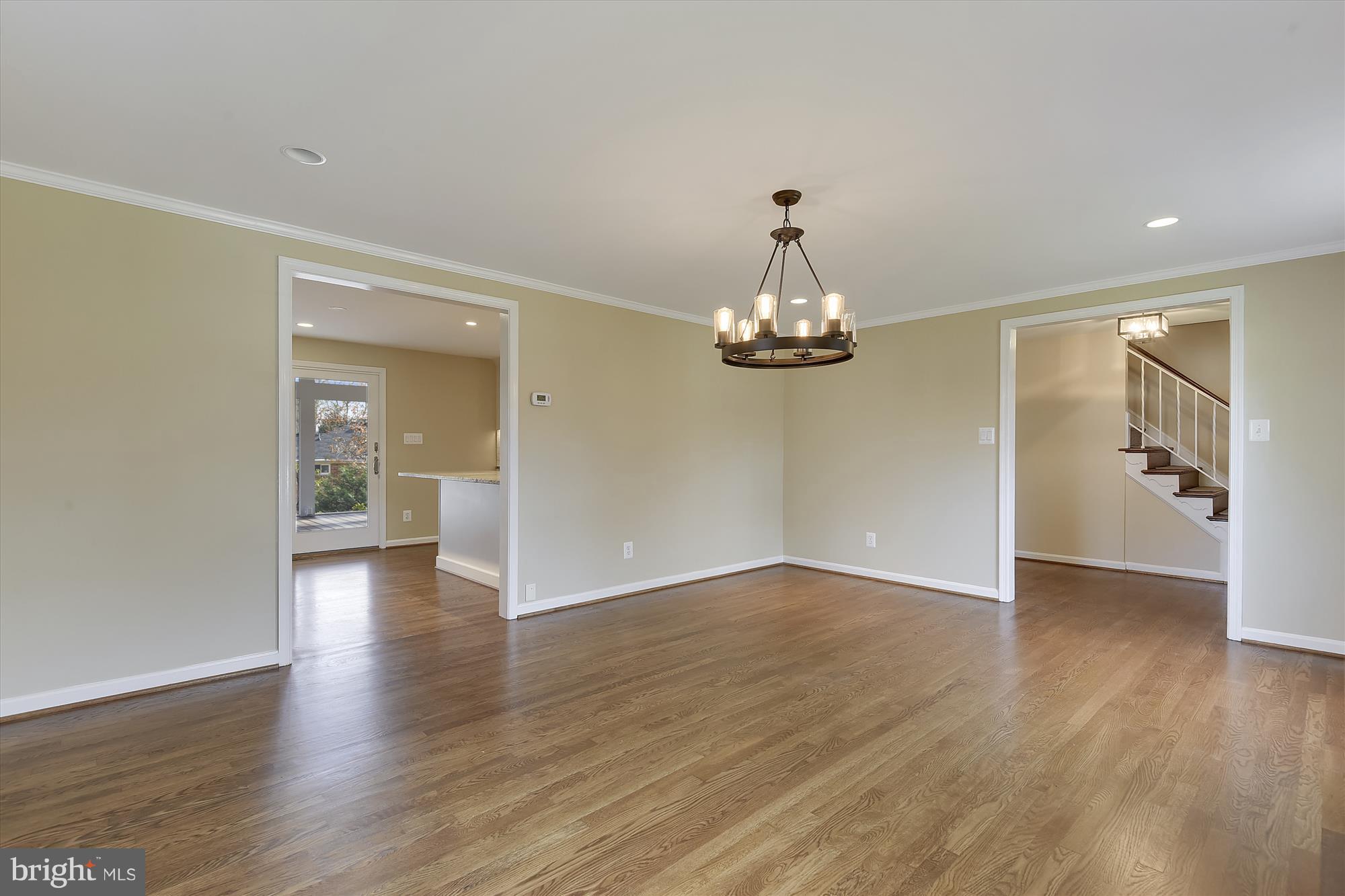 MONTGOMERY SQUARE - Residential