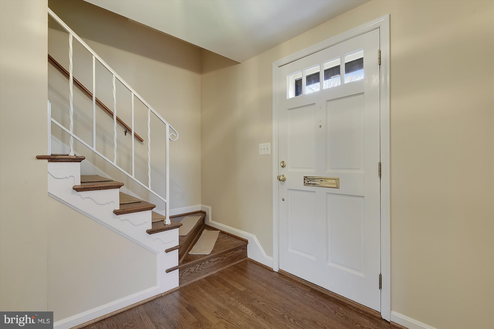 MONTGOMERY SQUARE - Residential