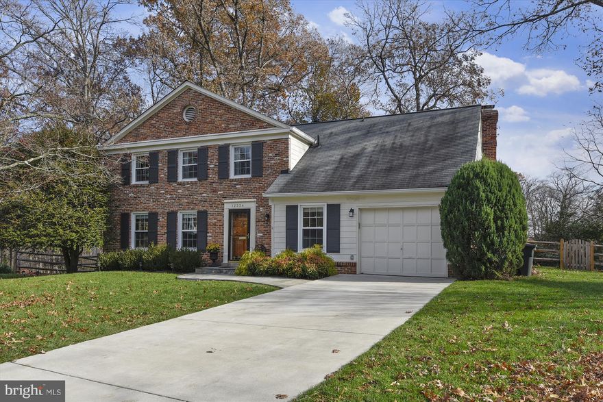 Beautifully upgraded and renovated 3-level home in perfect location - a private, quiet cul-de-sac in a friendly neighborhood, yet close to everything. If kitchen is important, this is your home!  Custom cabinets, top-of-the-line appliances. Banquet-sized dining room, family rm w/fireplace, sep 1st-floor laundry, 4BR + sitting rm upstairs; rec rm +office in bsmt. Huge screened porch w/attention to construction detail, plus patio and fenced, landscaped back yard.  New AC, attic fans, furnace, windows, and more! Walk to restaurants, shopping, or gym, or take a 10-min ride to the Village, Rockville, the Pike, or Bethesda.  This home sets the standard for N.Potomac.