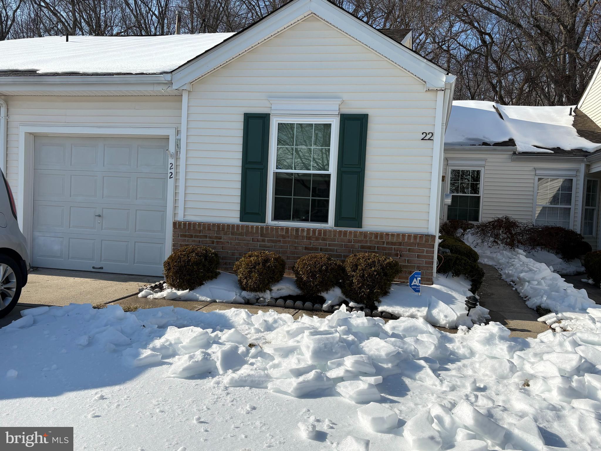 22 PEPPERGRASS DRIVE N