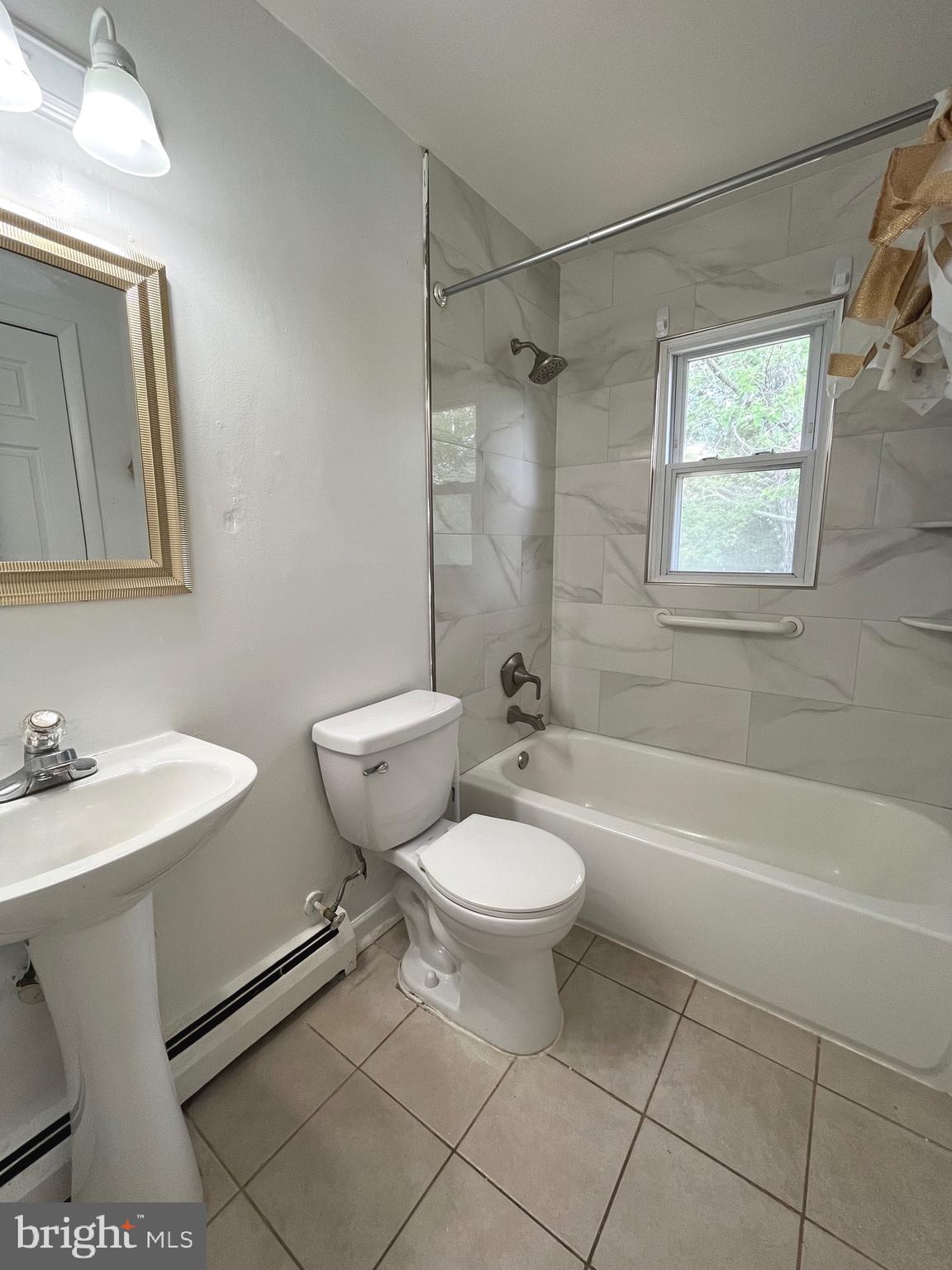 DALE CITY - Residential Lease