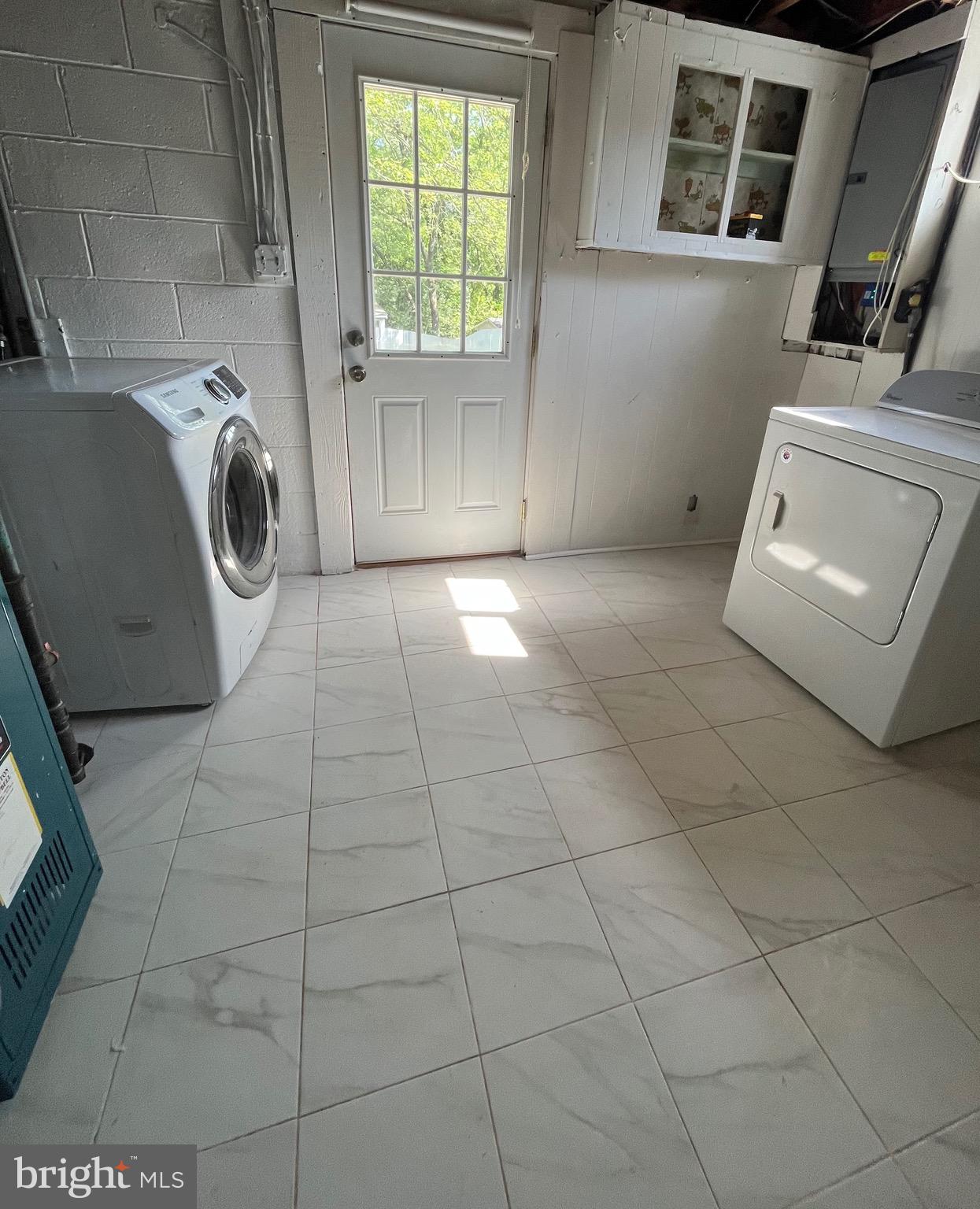 DALE CITY - Residential Lease