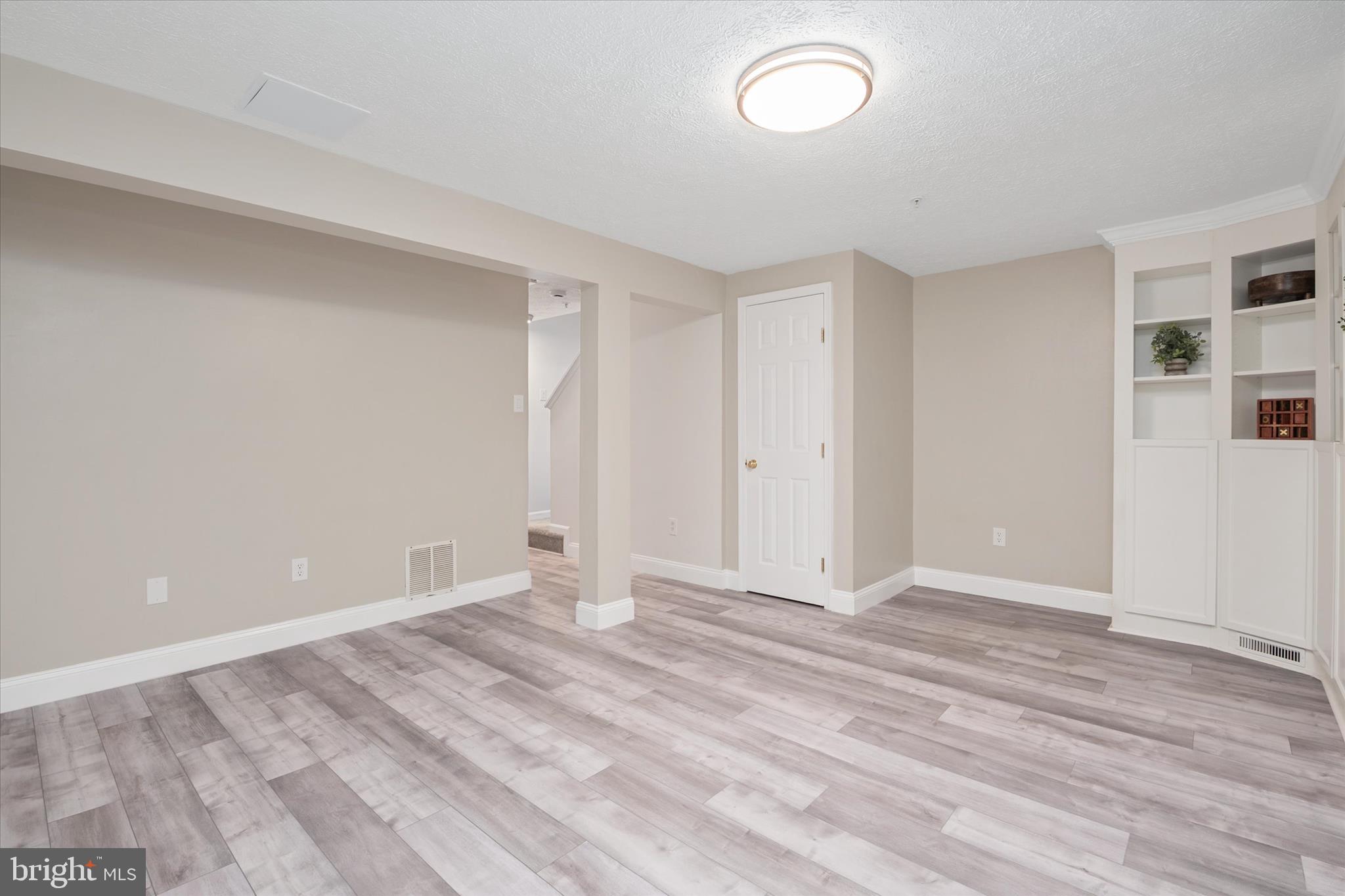 FOUR SEASONS ESTATES - Residential